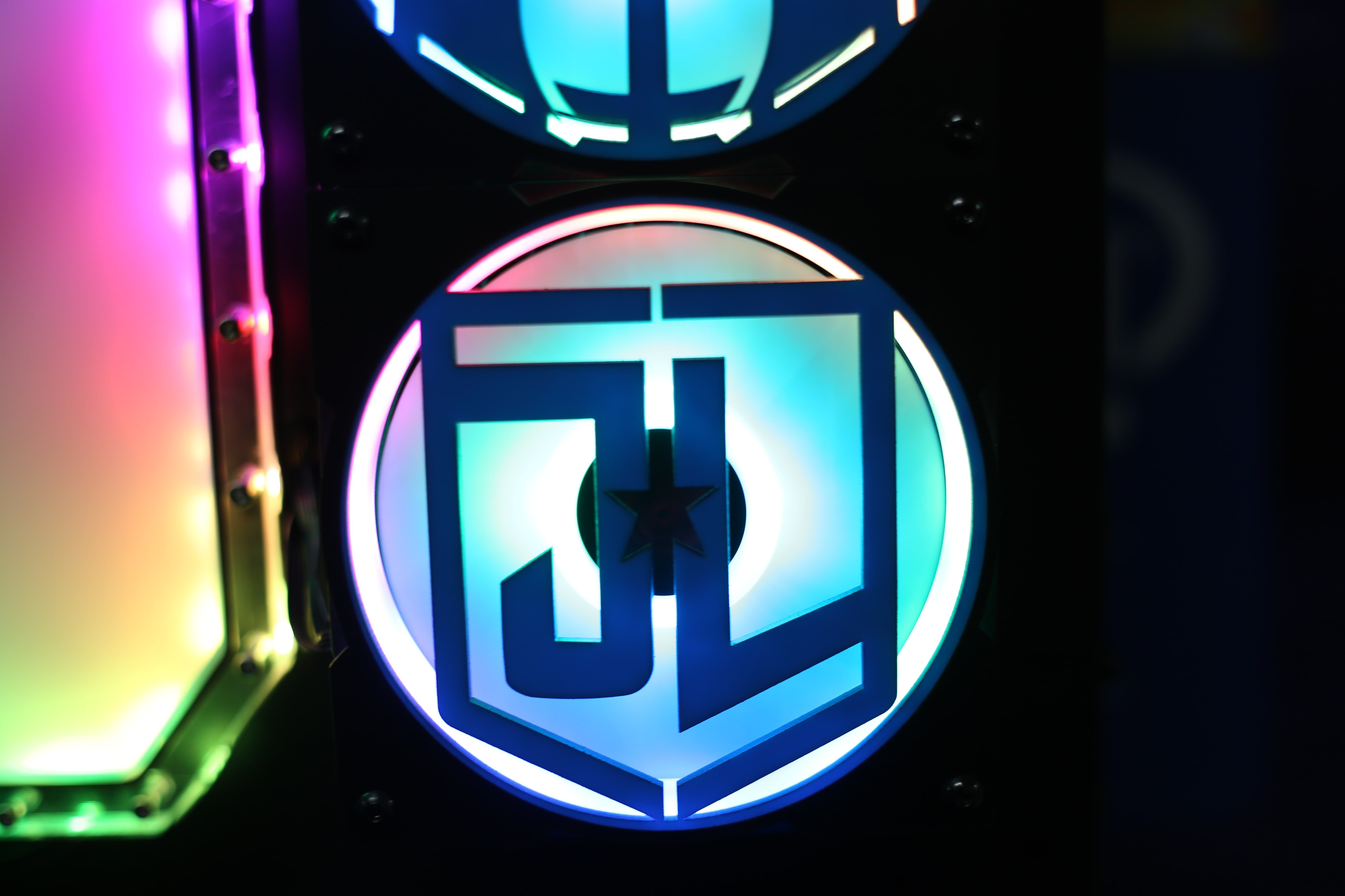 Bo PC do phong cach Justice league anh 4