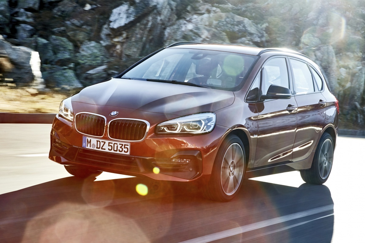 BMW ra mat ban nang cap cho Series 2 2018 hinh anh