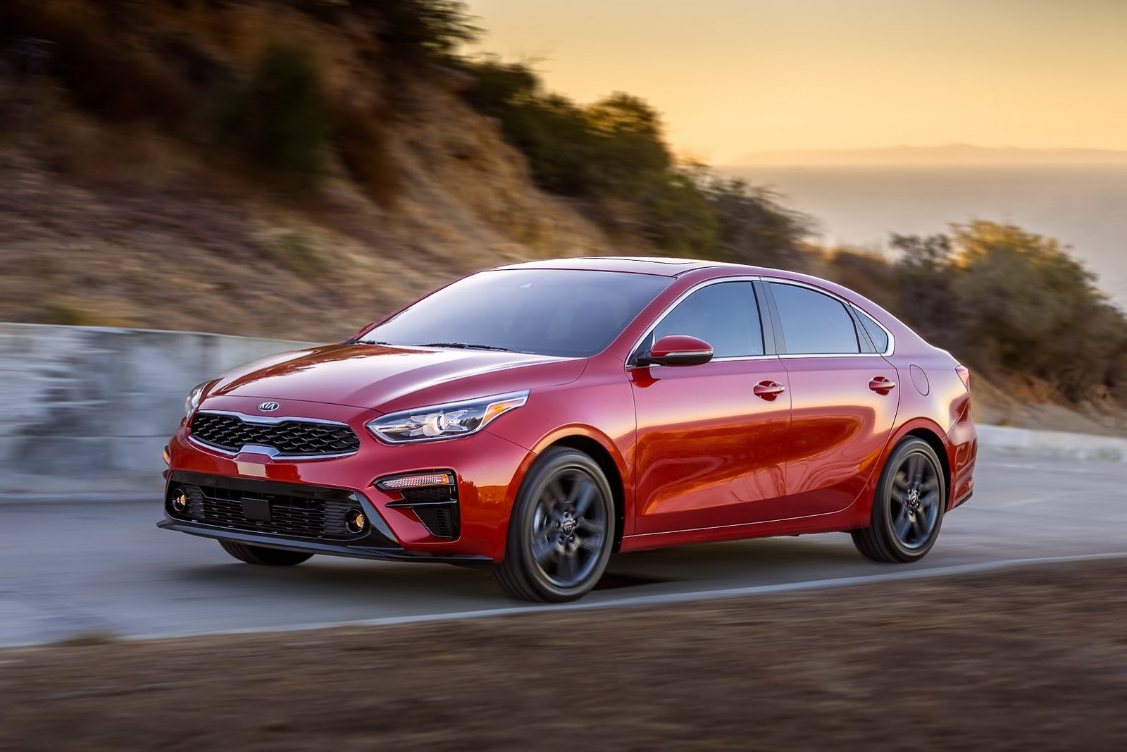 Kia Forte 2019 - doi thu dang gom cua Honda Civic hinh anh