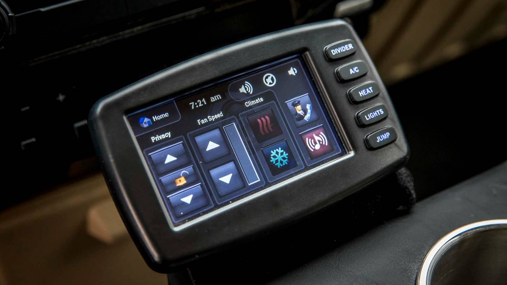 Rhino GX Executive - sieu SUV moi anh 4