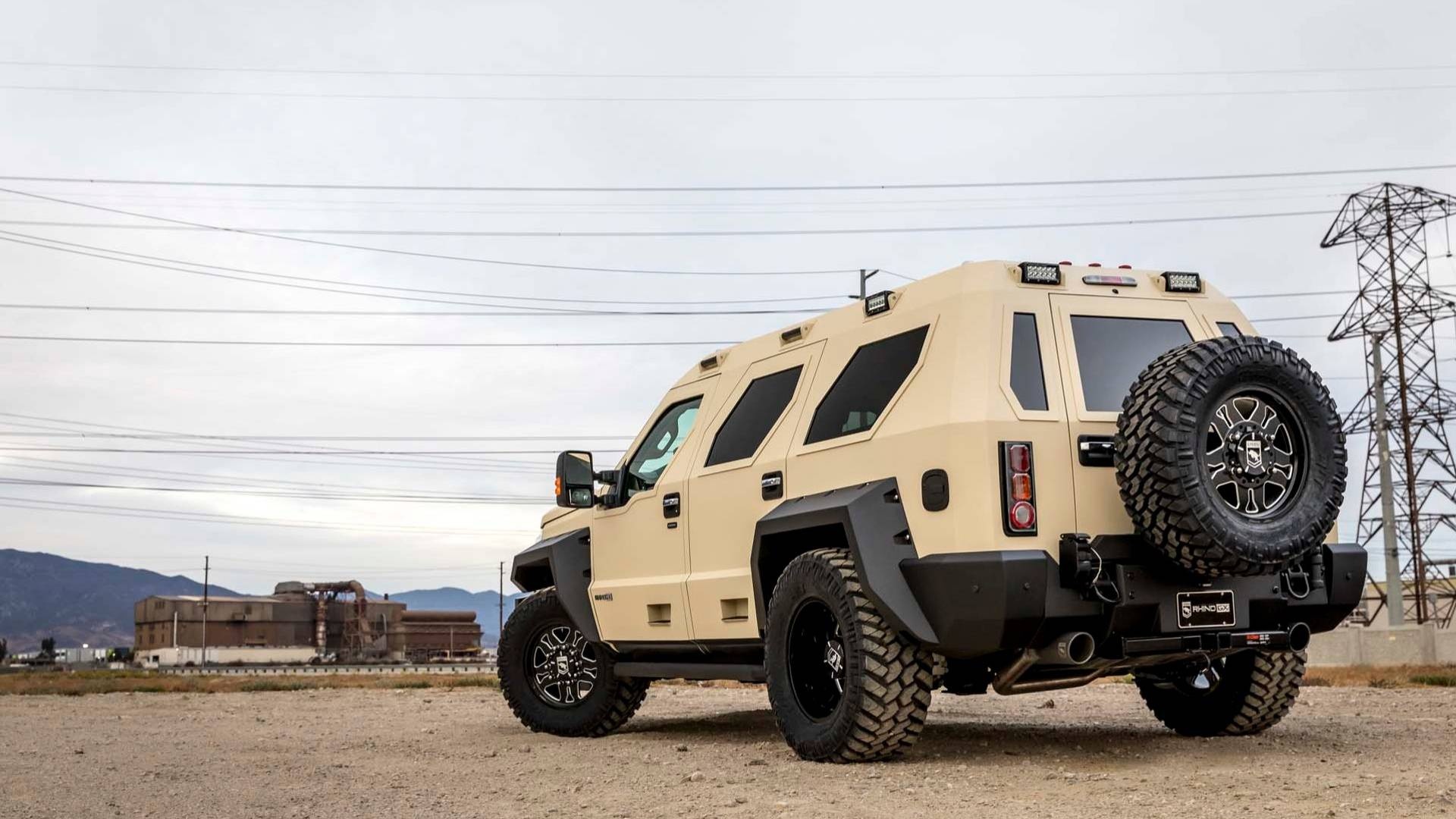 Rhino GX Executive - sieu SUV moi anh 2