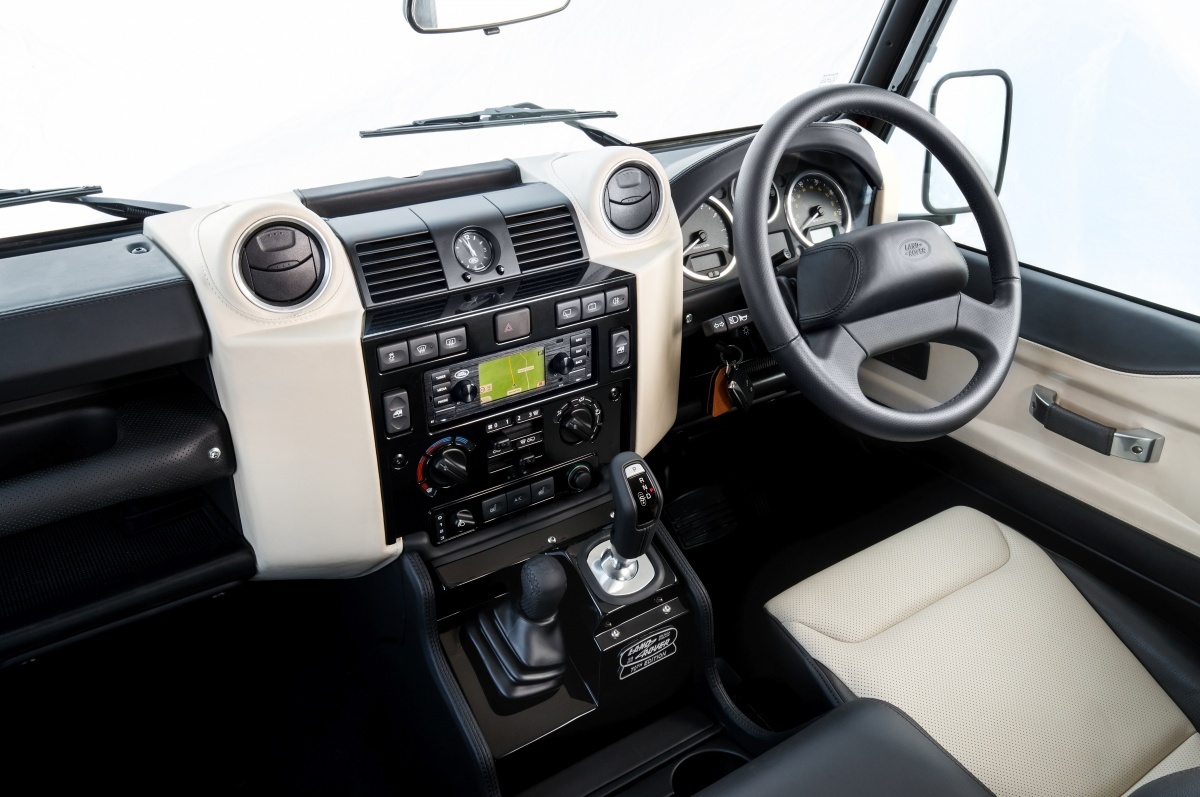 Land Rover Defender phien ban gioi han anh 4