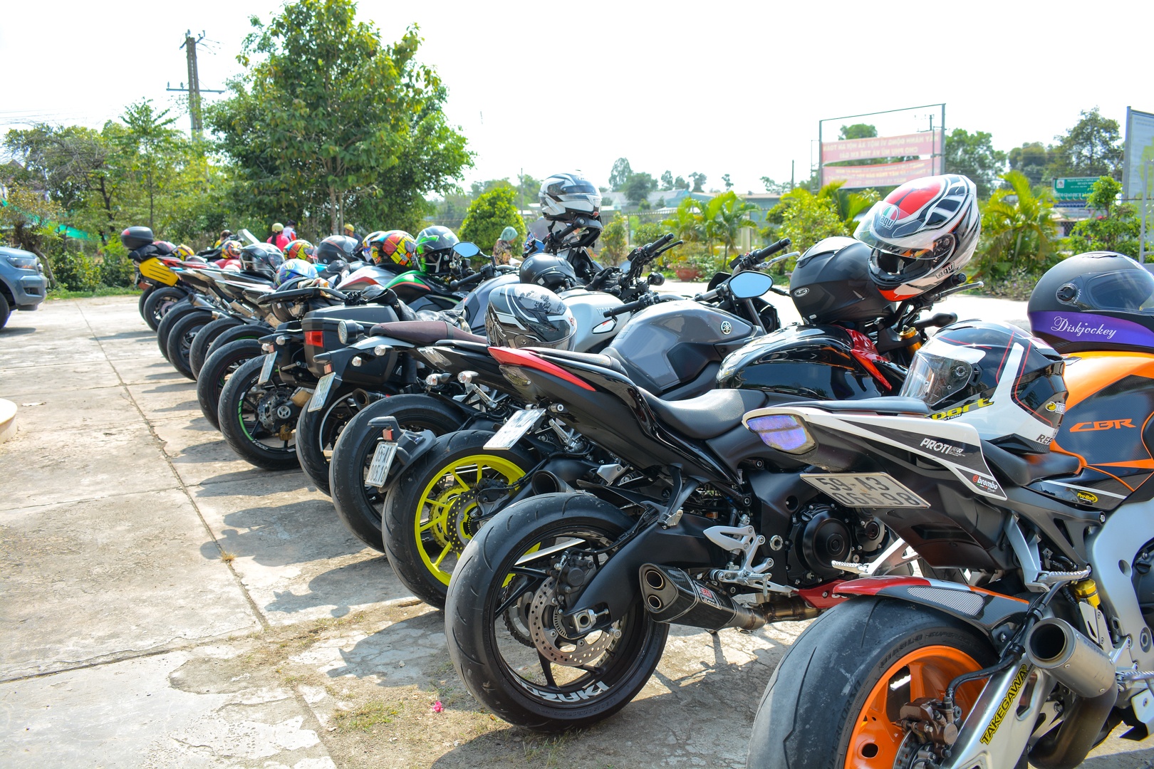 Dan moto phan khoi lon di tu thien Long An anh 8