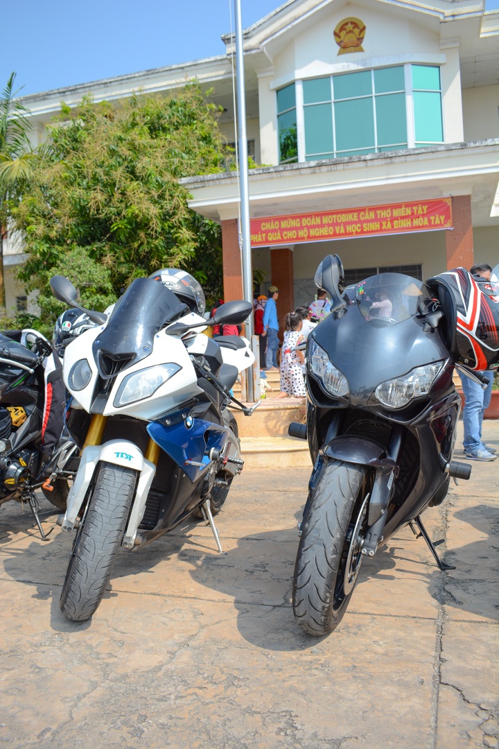 Dan moto phan khoi lon di tu thien Long An anh 3