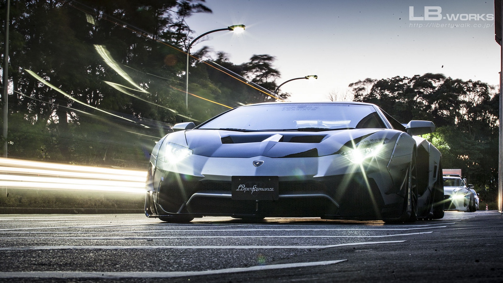 Liberty Walk do sieu bo Lamborghini Aventador anh 1