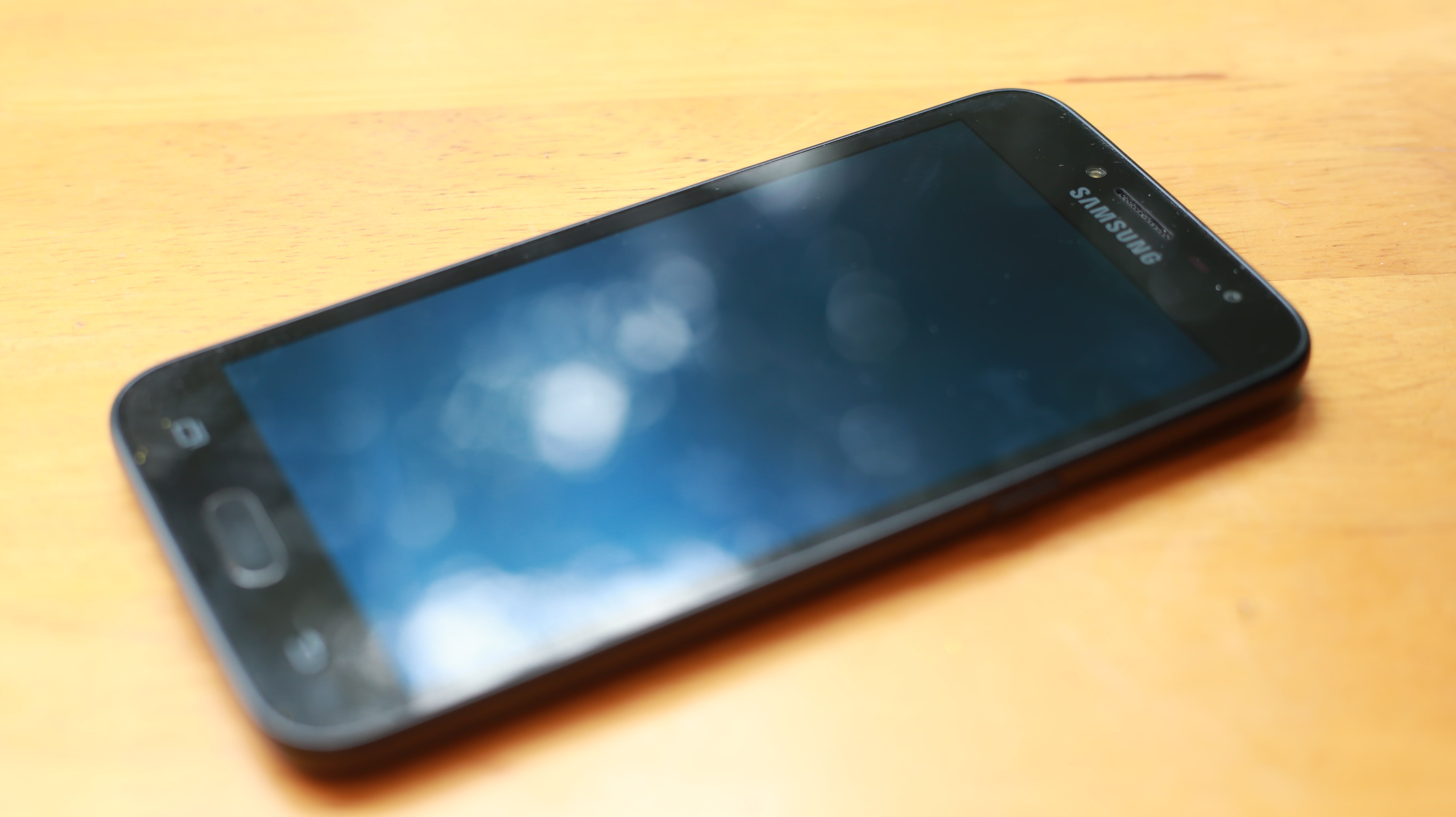 Danh gia Galaxy J2 Pro anh 2