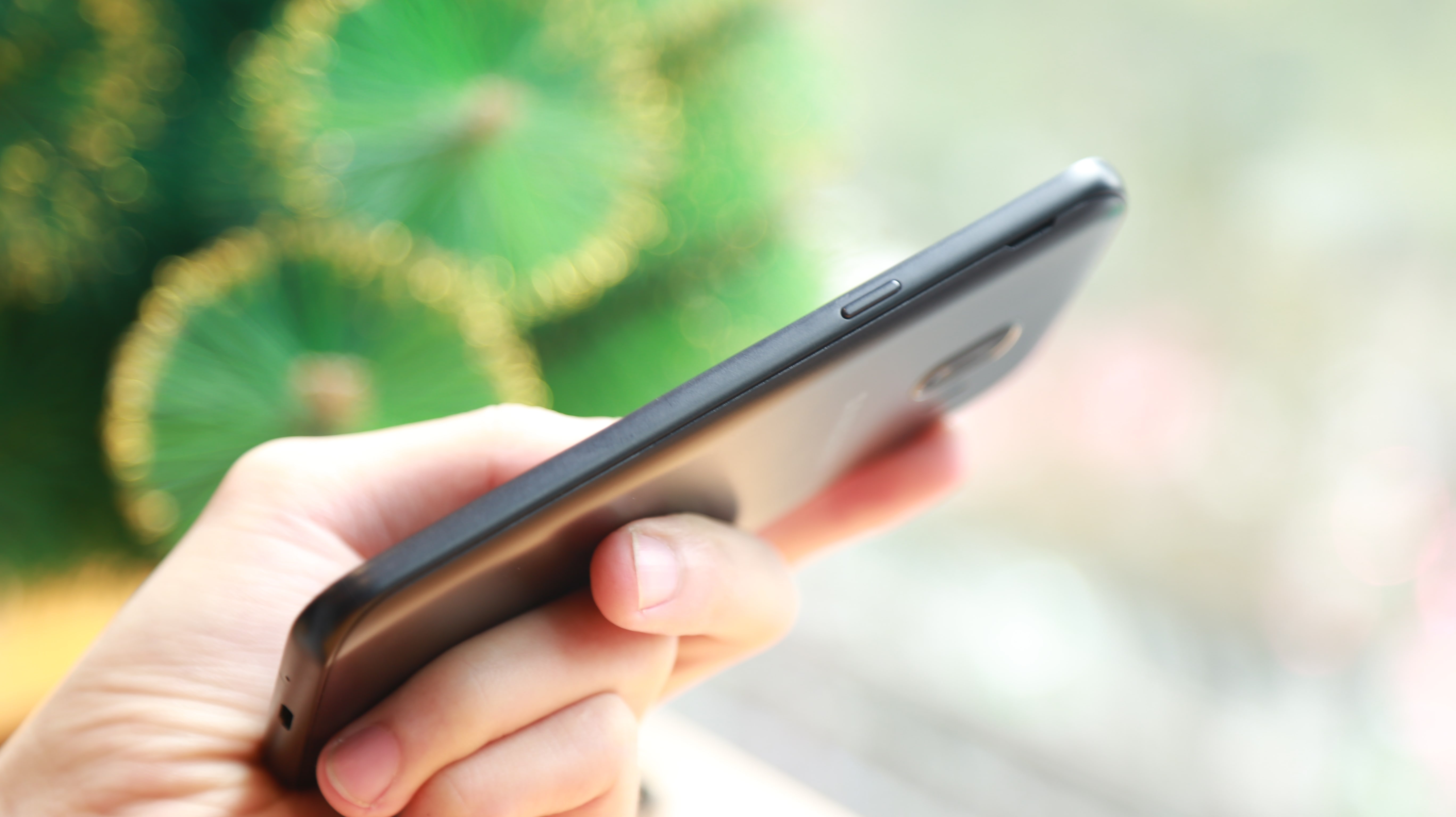 Danh gia Galaxy J2 Pro anh 4