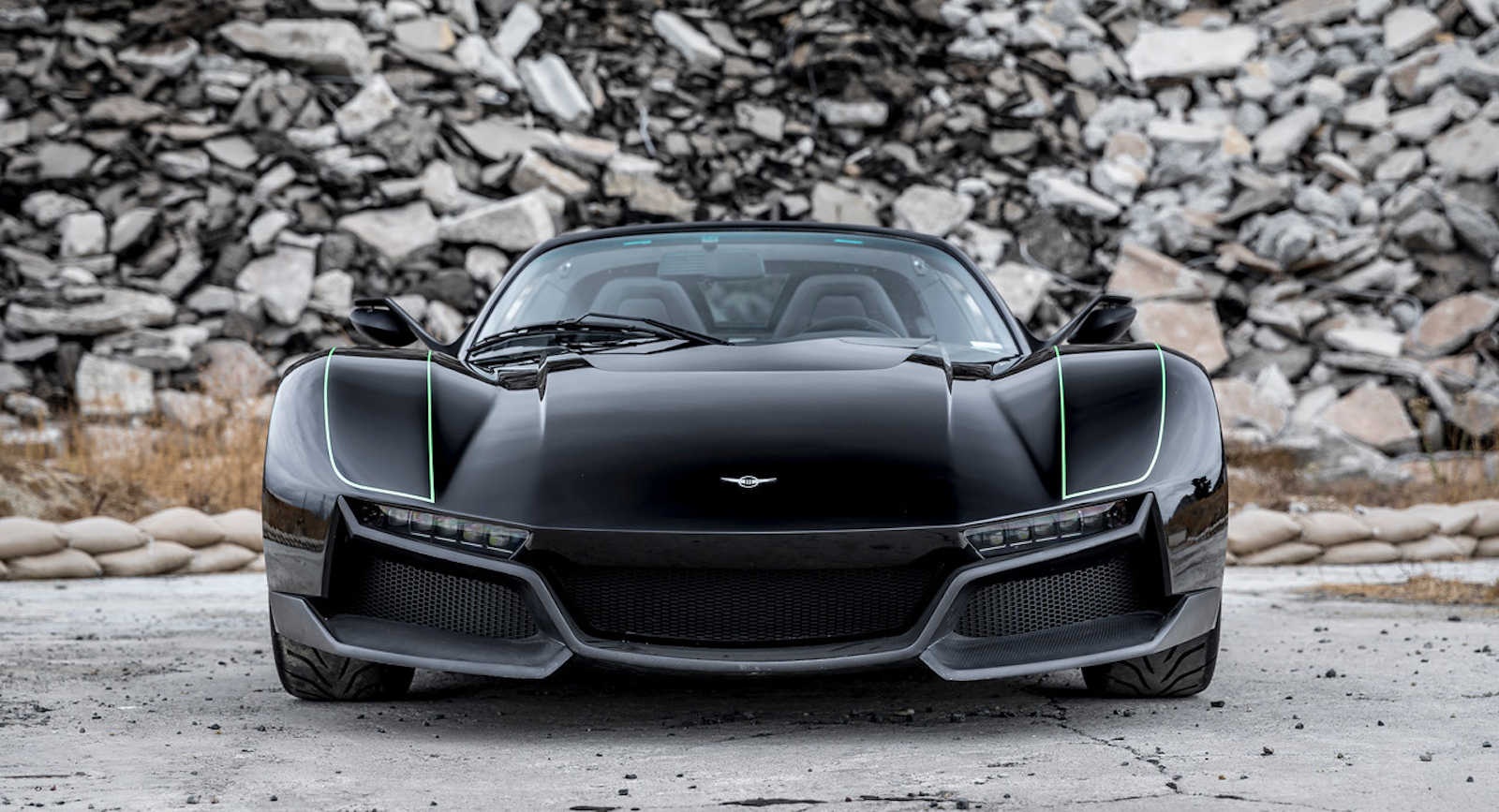 Rezvani Beast Alpha X Blackbird ra mat anh 3