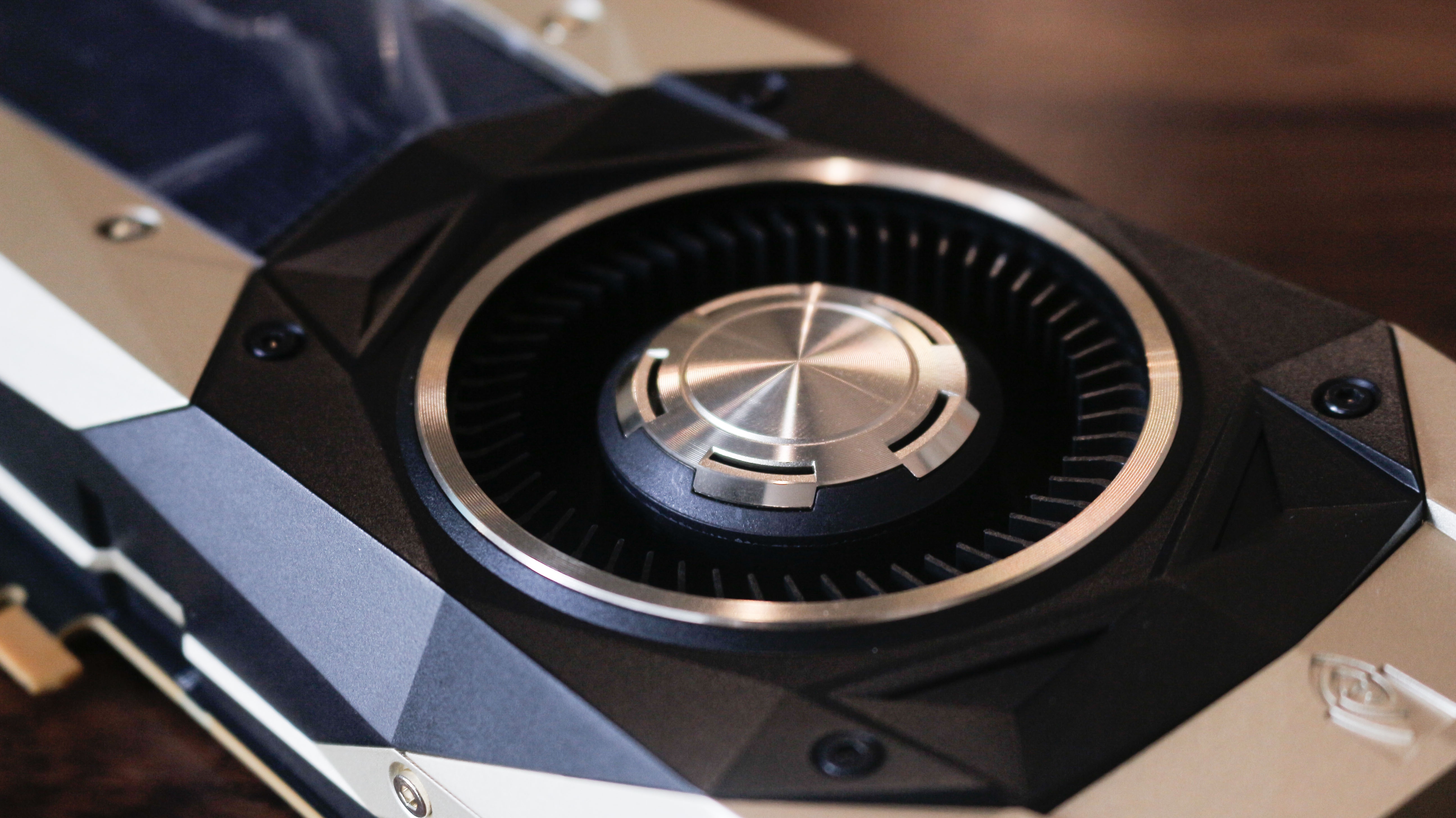 Hinh anh VGA TITAN anh 7