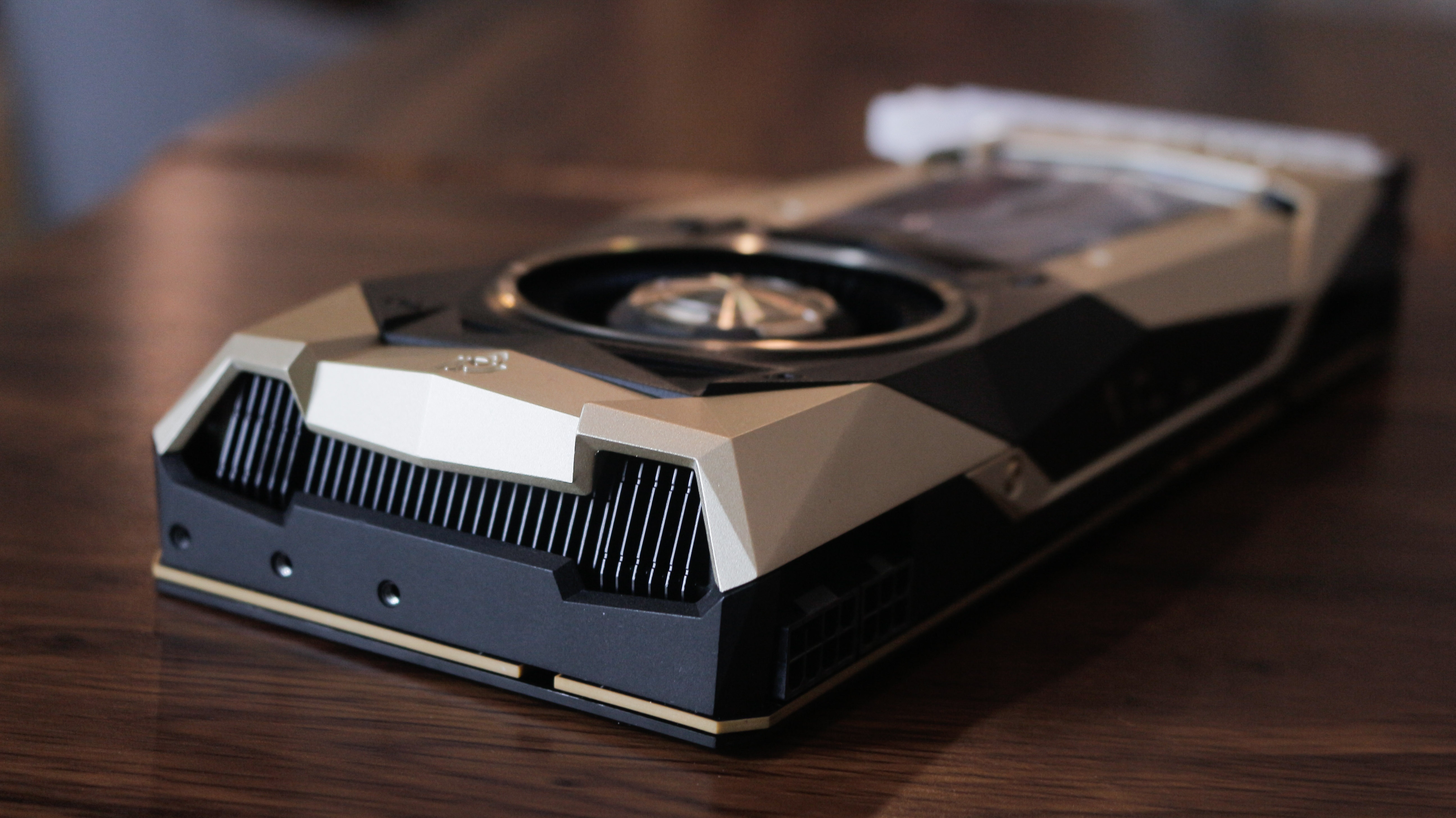 Hinh anh VGA TITAN anh 8