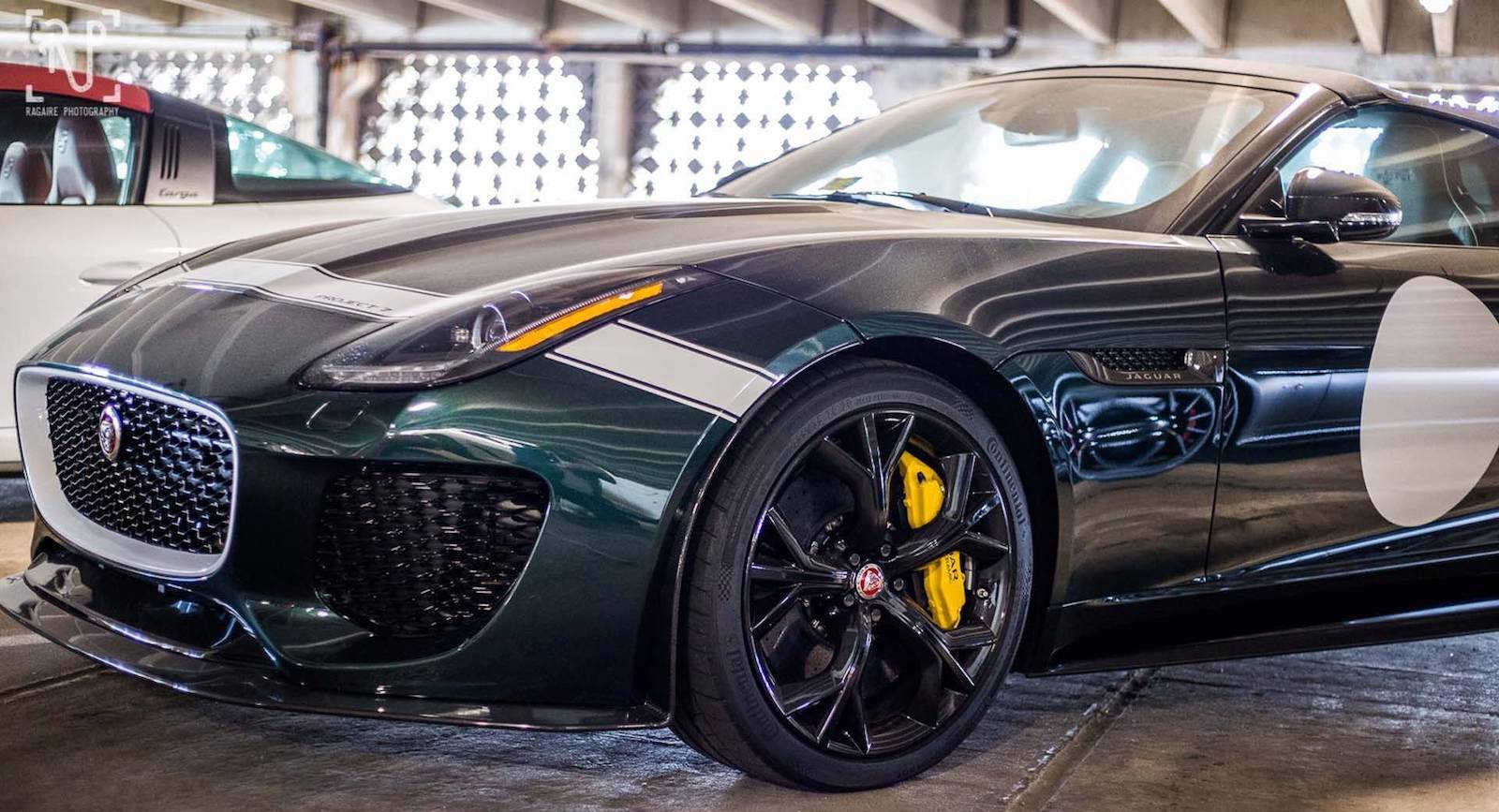 Dan sieu xe trieu USD nam phu bui trong garage anh 10