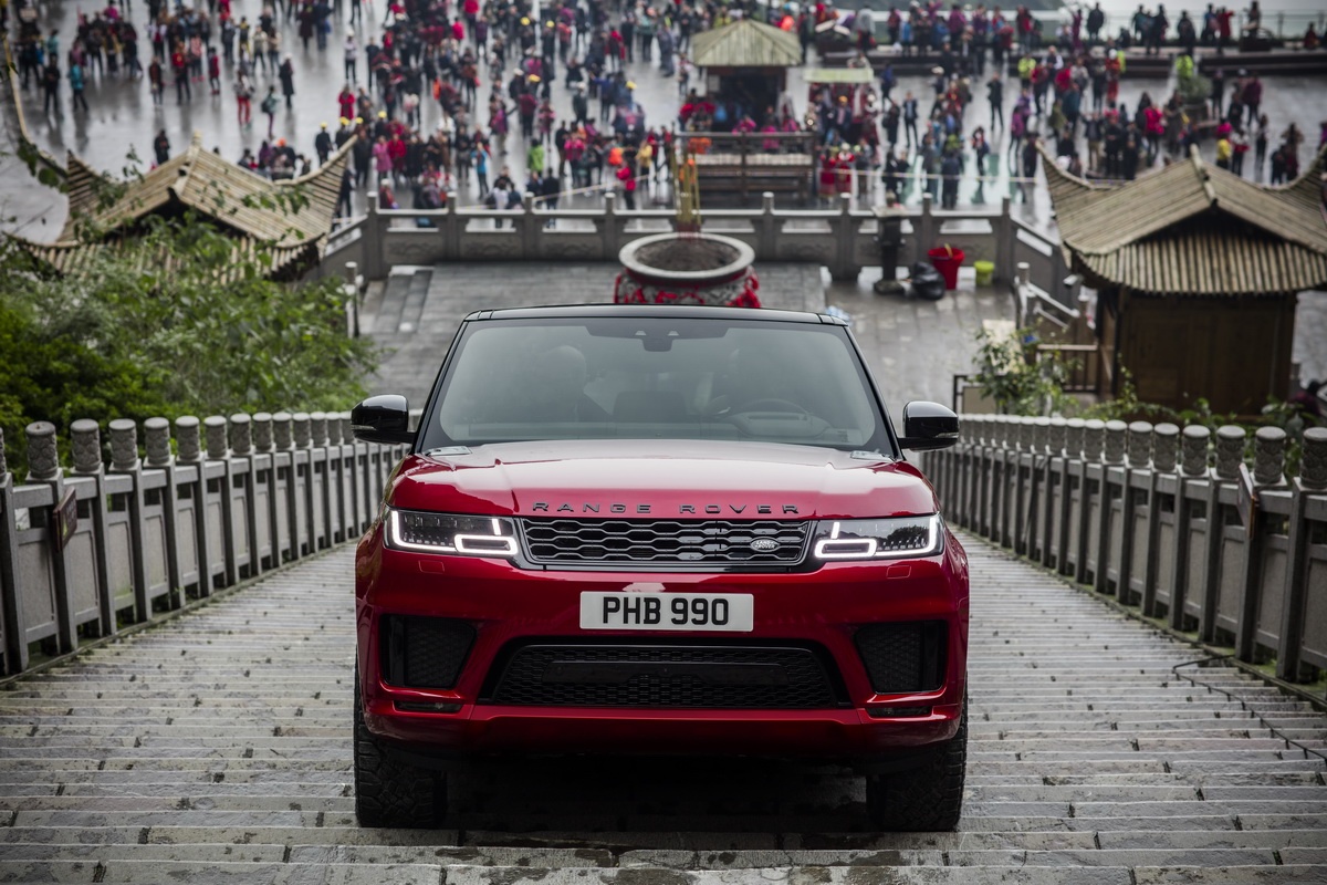 Range Rover Sport 2018 - chiec SUV dau tien chinh phuc Cong Troi hinh anh