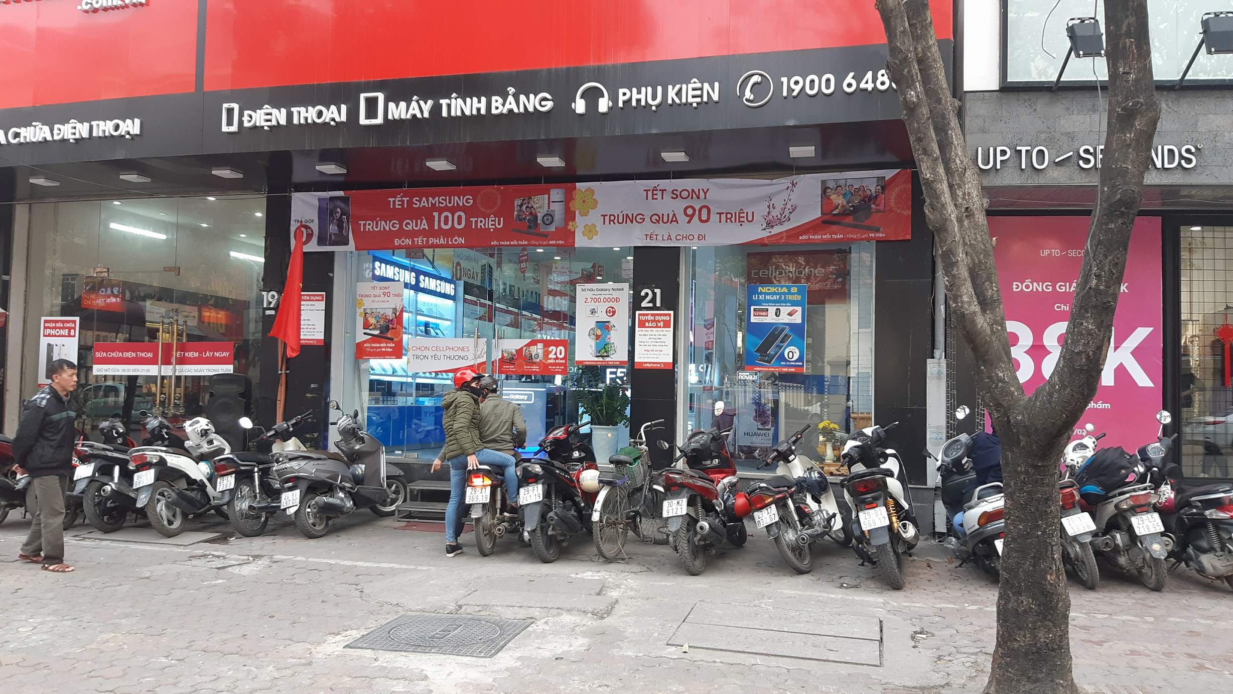 Thi truong smartphone ngay tet anh 1