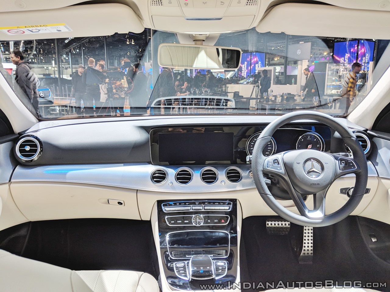 Mercedes-Benz E-Class All-Terrain 2018 ảnh 2 Mercedes-Benz E-Class All-Terrain 2018 anh 2