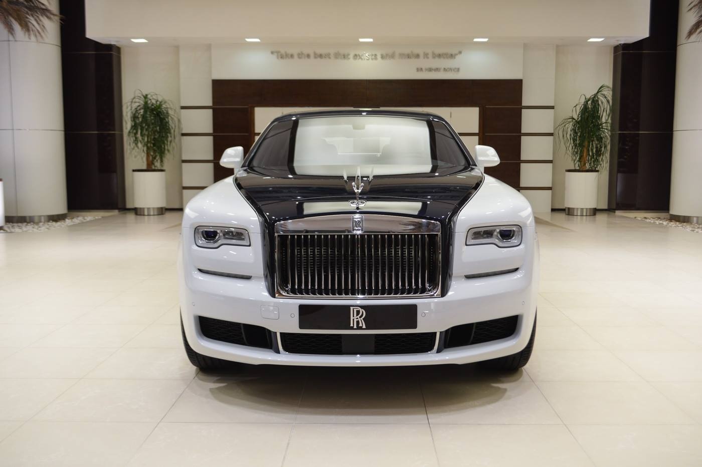 Rolls-Royce Ghost EWB may bay ca nhan anh 2