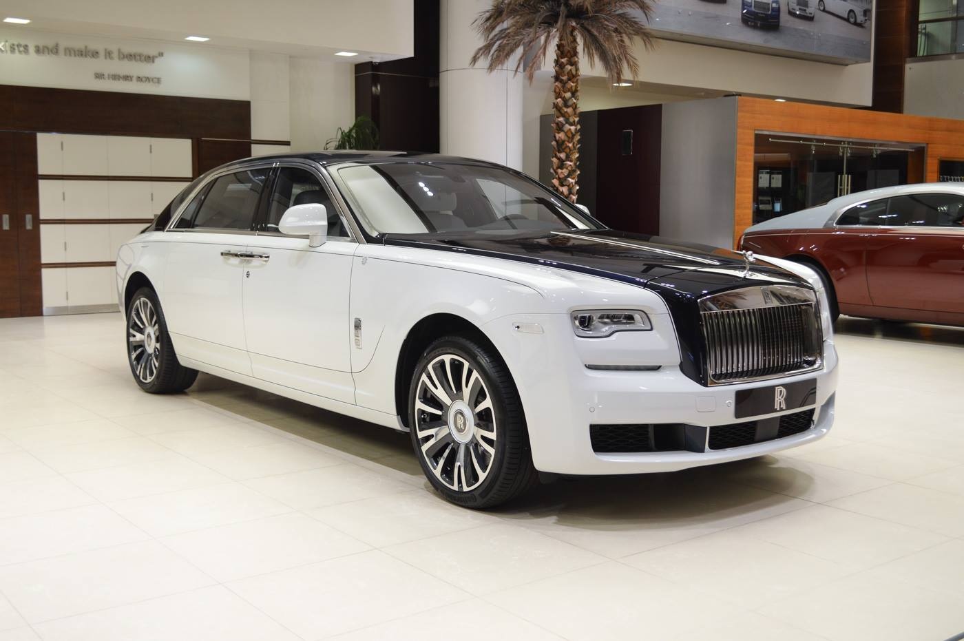 Ban do Rolls-Royce Ghost EWB phong cach may bay ca nhan hinh anh