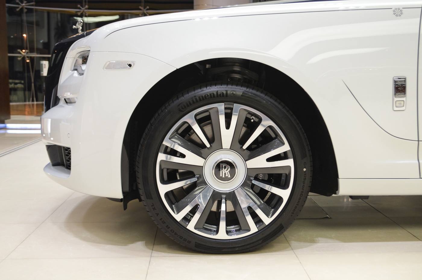 Rolls-Royce Ghost EWB may bay ca nhan anh 6