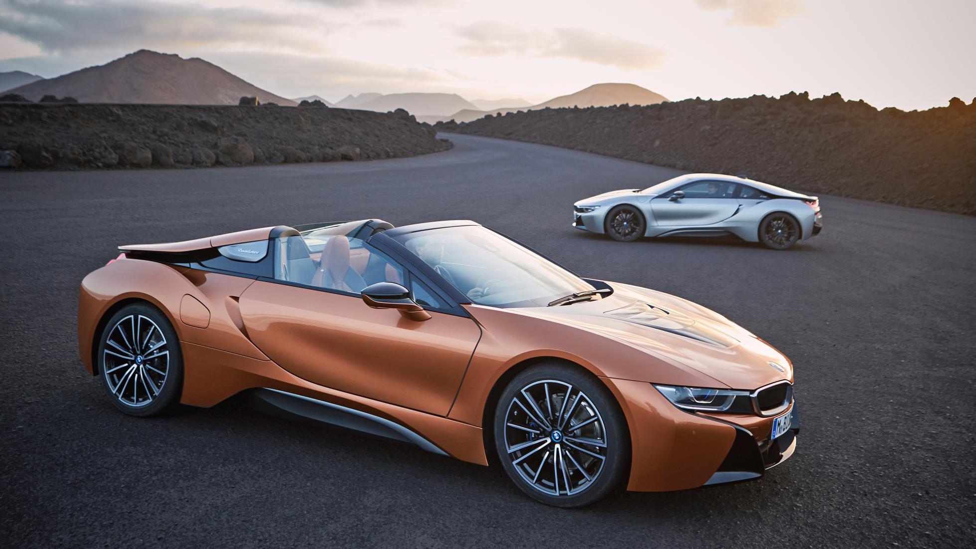 BMW i8 Roadster co gia 164.000 USD hinh anh