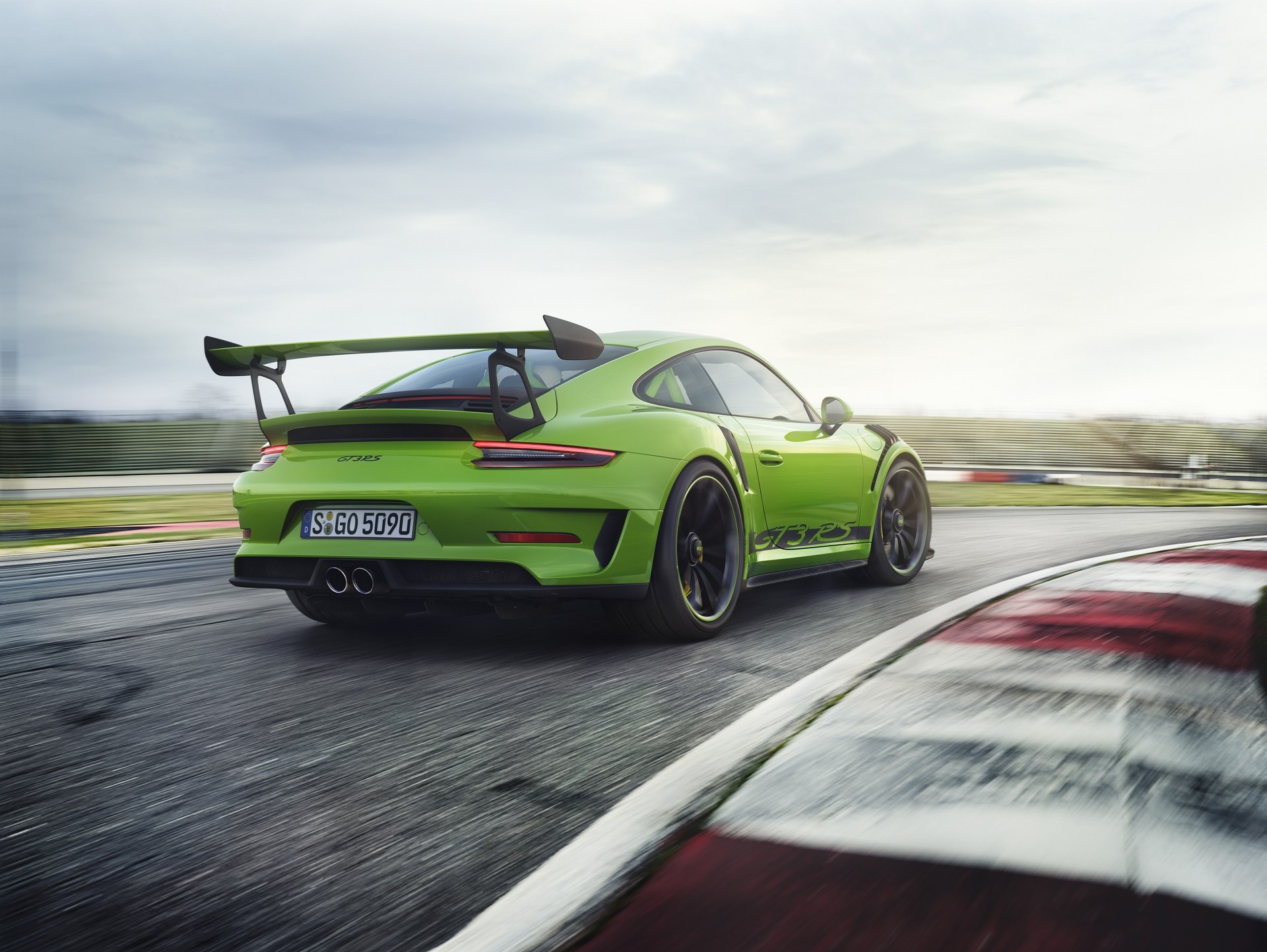 Porsche 911 GT3 RS lo dien anh 3
