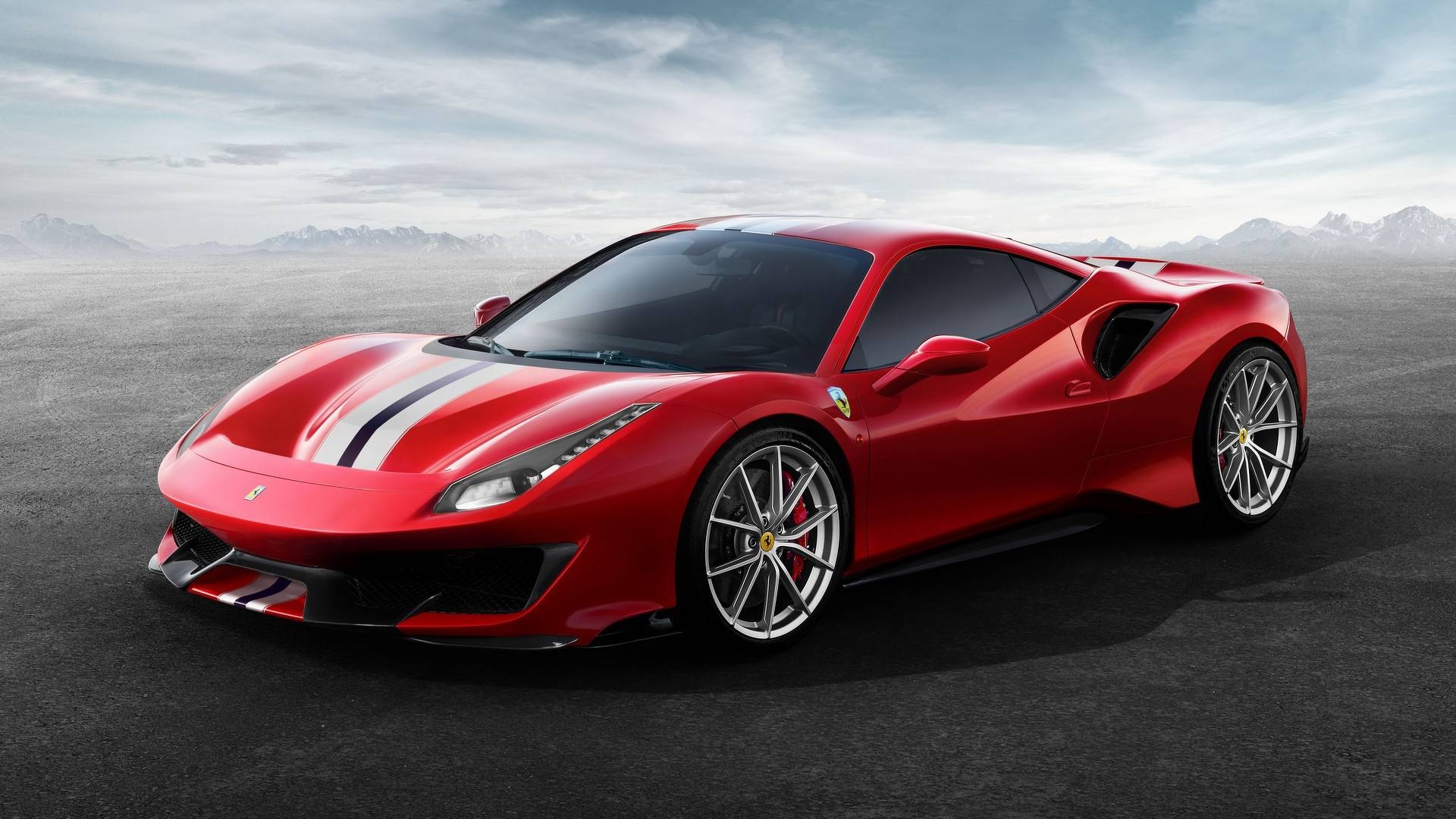Ferrari 488 Pista ra mat anh 1