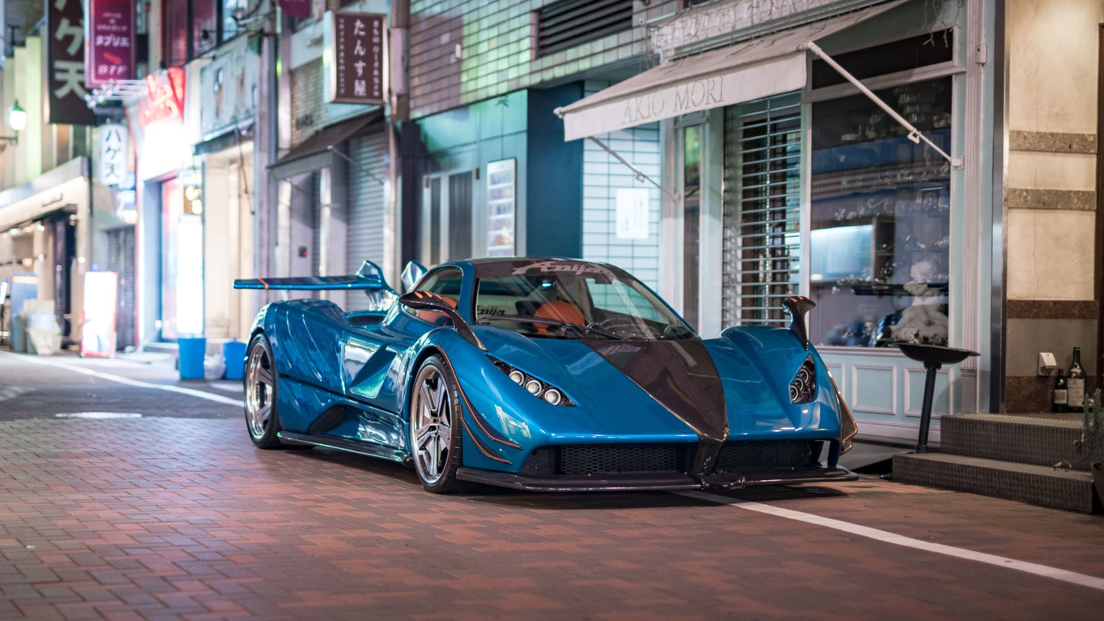 Pagani Zonda do phong cach may bay 'dien ro' nhat the gioi hinh anh