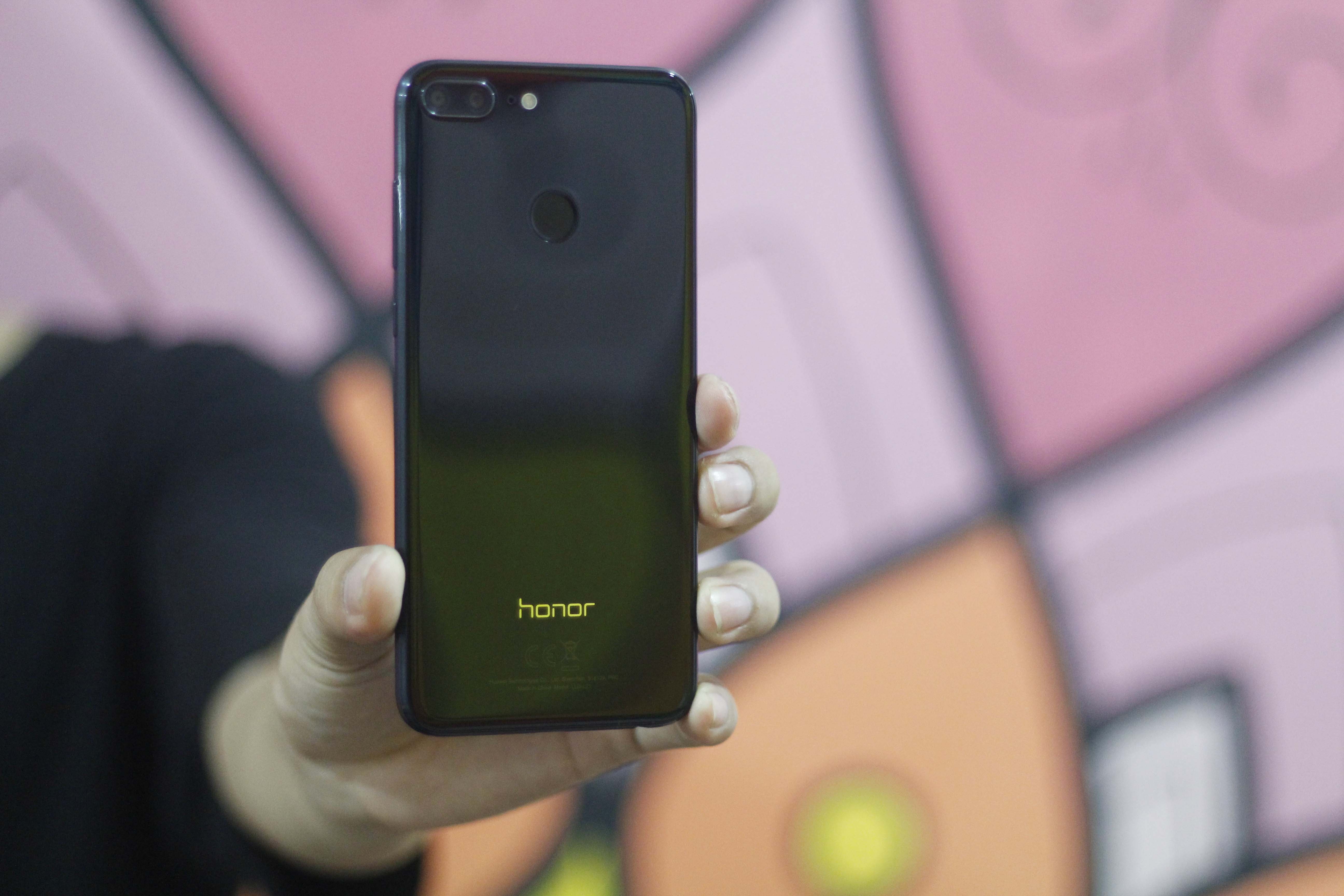 Trai nghiem nhanh honor 9 lite va honor 7x anh 8