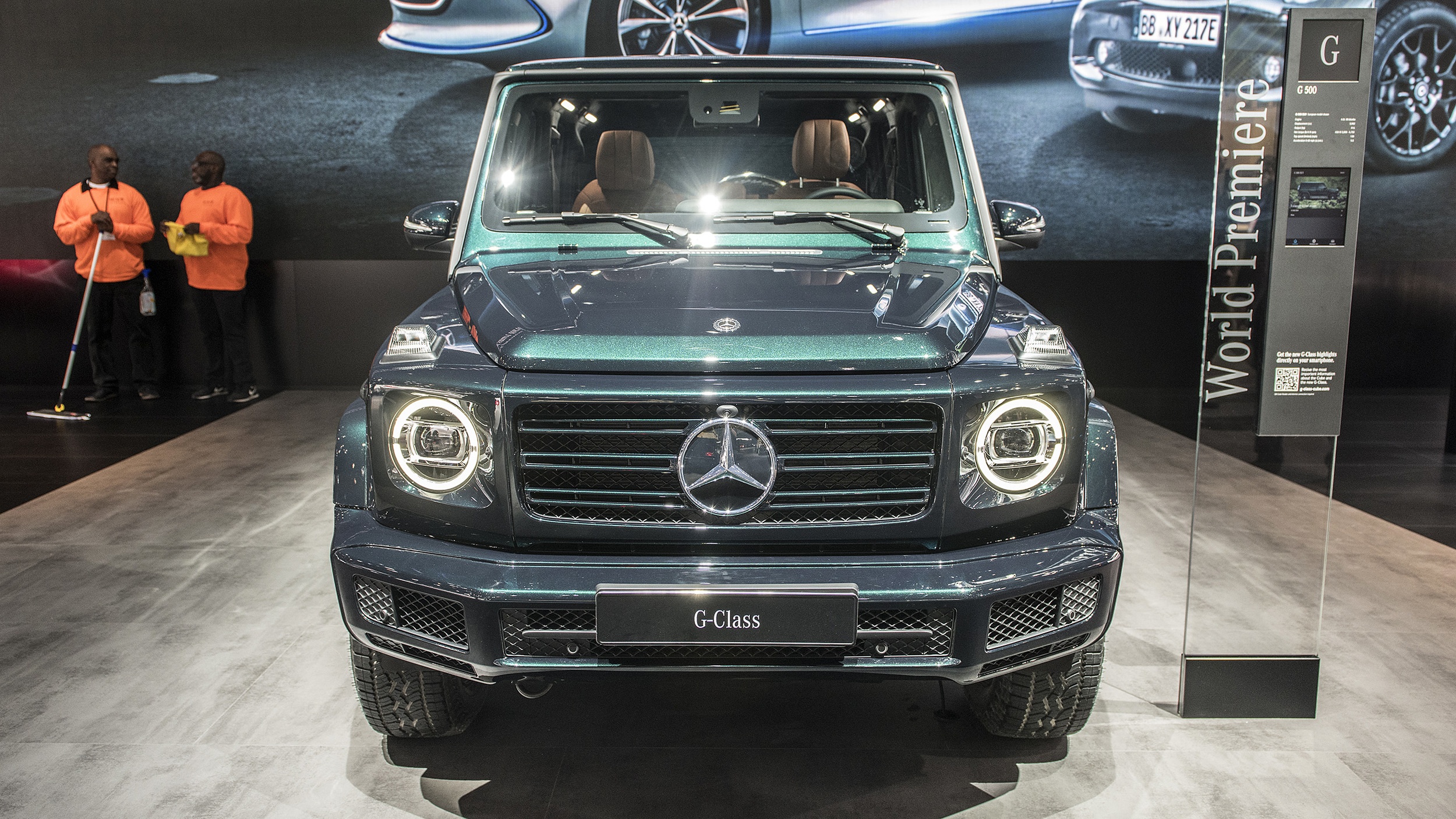 Vuot Toyota, Mercedes-Benz tro thanh thuong hieu oto gia tri nhat hinh anh