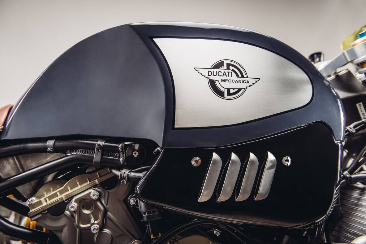 Ducati Panigale R cafe racer phiên bản Cá mập xanh ảnh 4 Ducati Panigale R cafe racer phien ban Ca map xanh anh 4