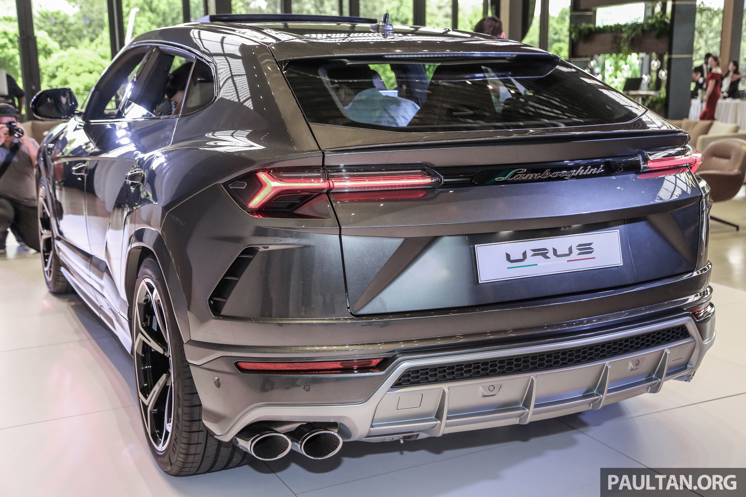 Lamborghini Urus thứ hai ra mắt ảnh 6 Lamborghini Urus thu hai ra mat anh 6
