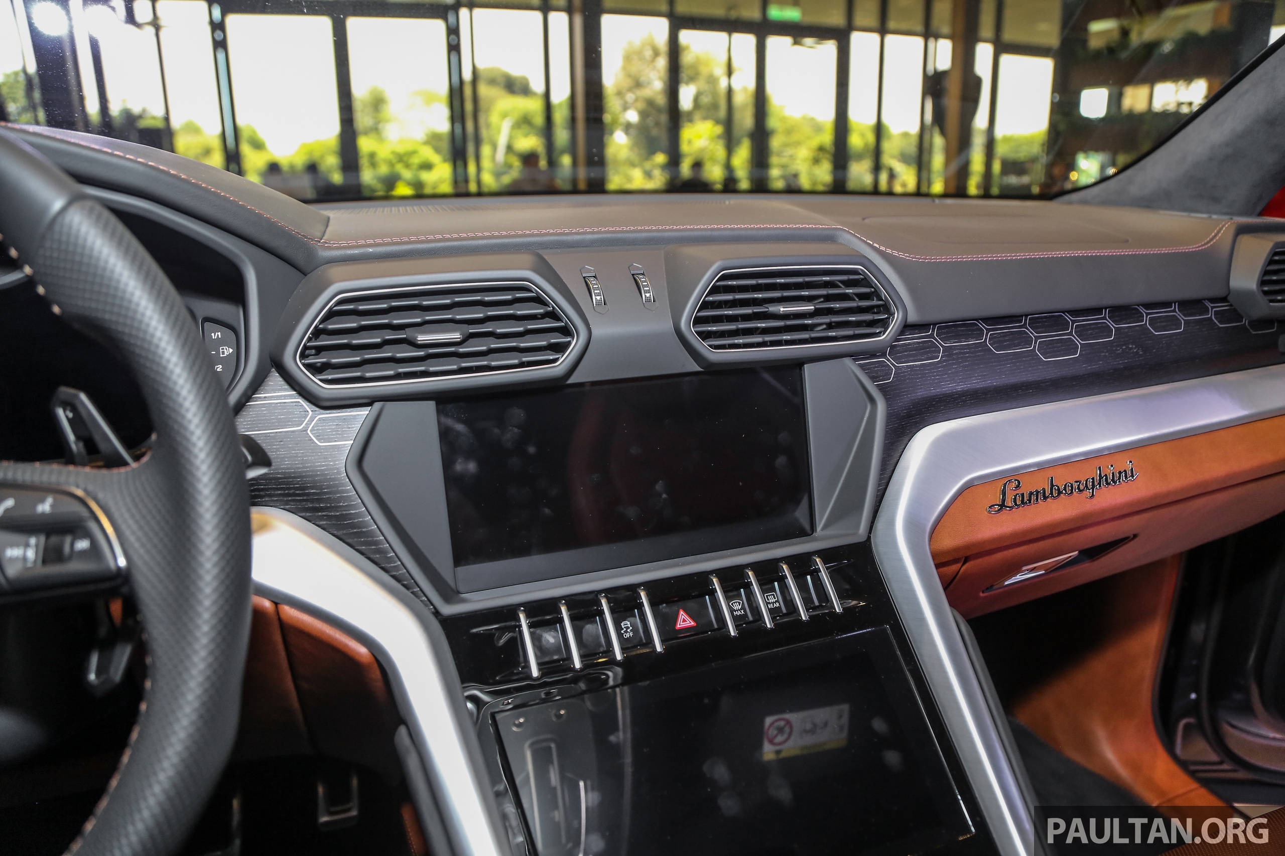 Lamborghini Urus thứ hai ra mắt ảnh 11 Lamborghini Urus thu hai ra mat anh 11