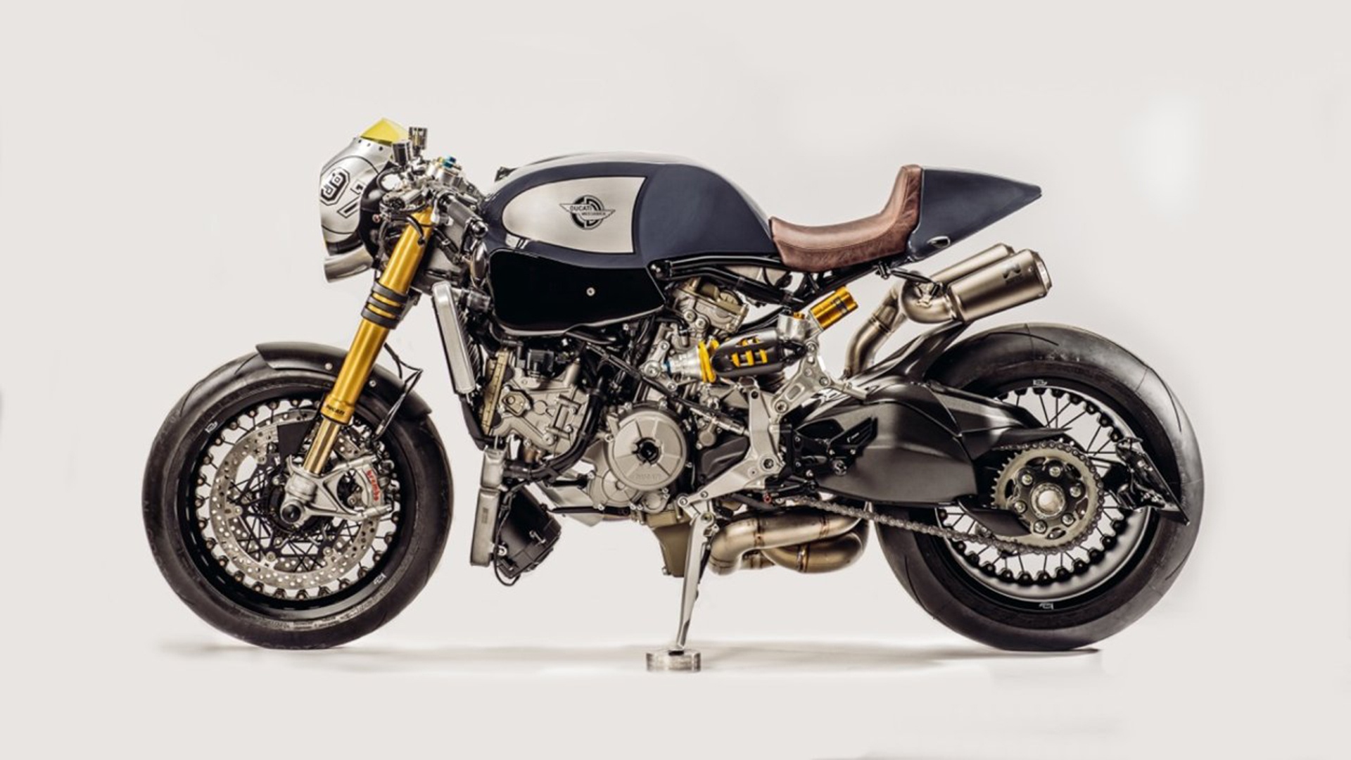 Ducati Panigale R cafe racer phiên bản Cá mập xanh ảnh 3 Ducati Panigale R cafe racer phien ban Ca map xanh anh 3