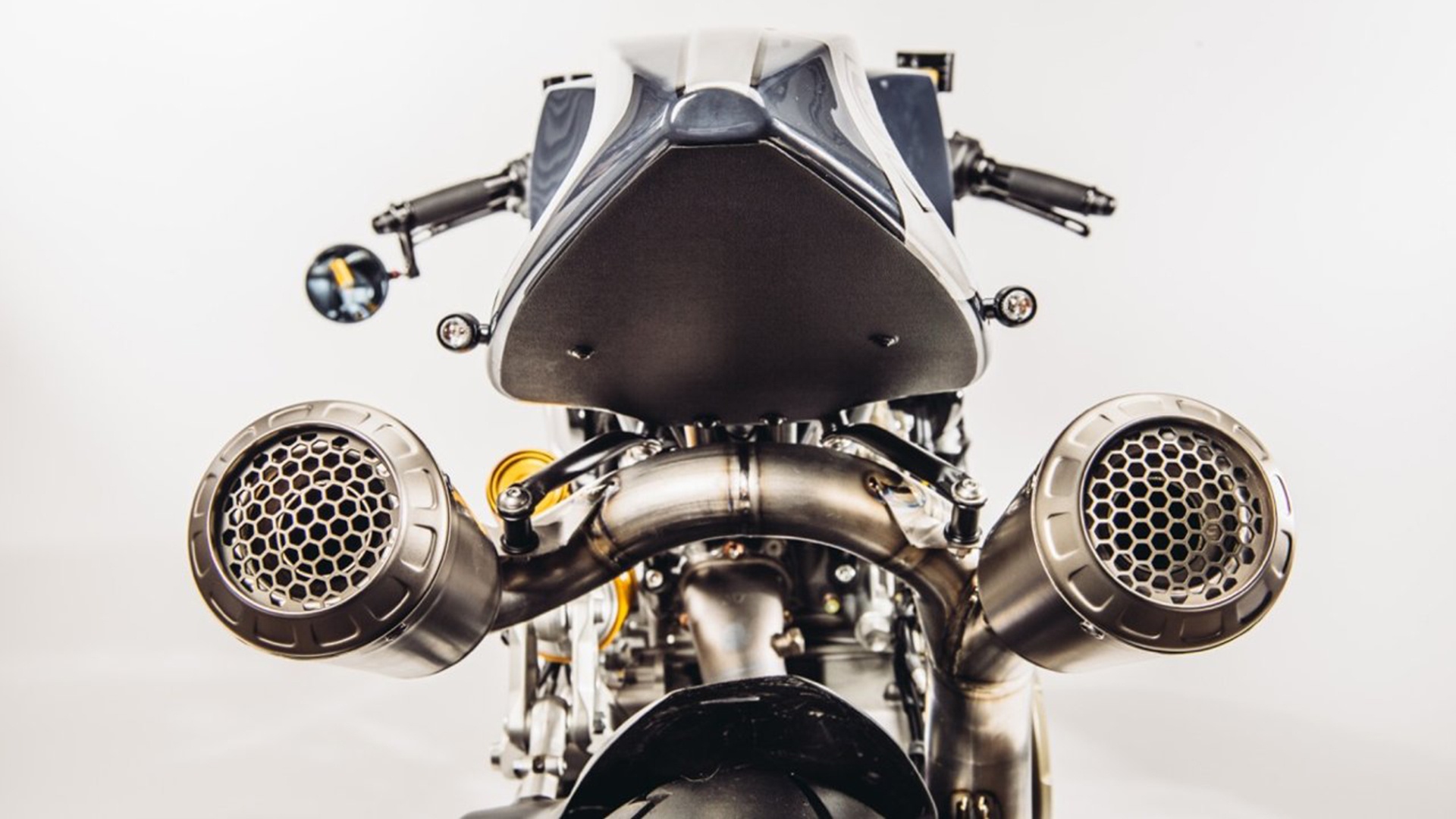 Ducati Panigale R cafe racer phiên bản Cá mập xanh ảnh 6 Ducati Panigale R cafe racer phien ban Ca map xanh anh 6