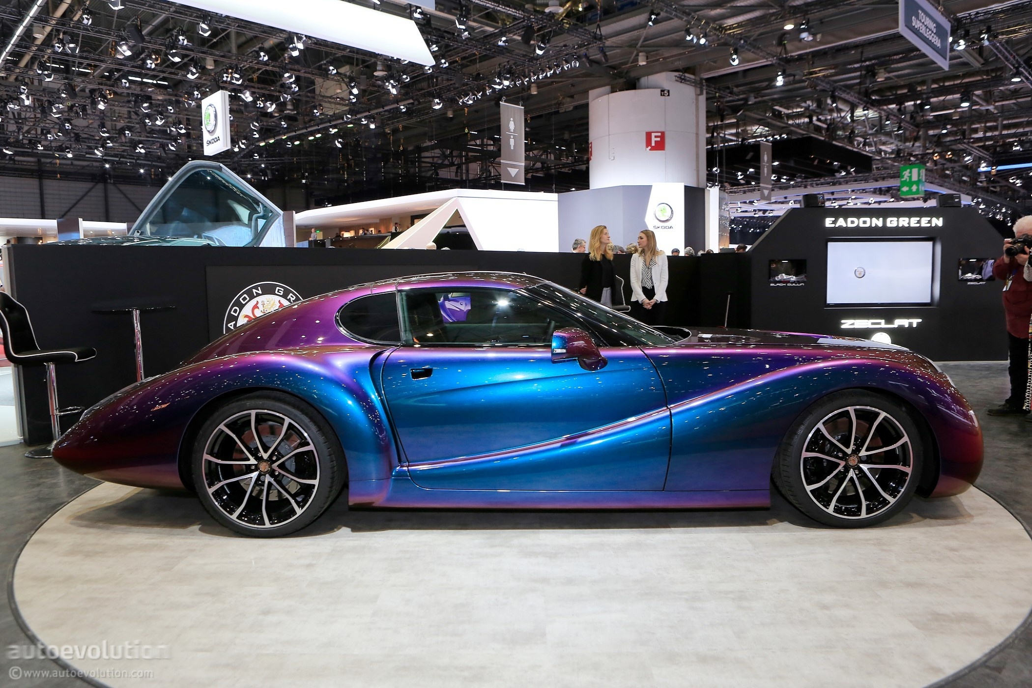 Chevrolet Corvette Grand Sport 'thay ao' gia 1 trieu bang hinh anh