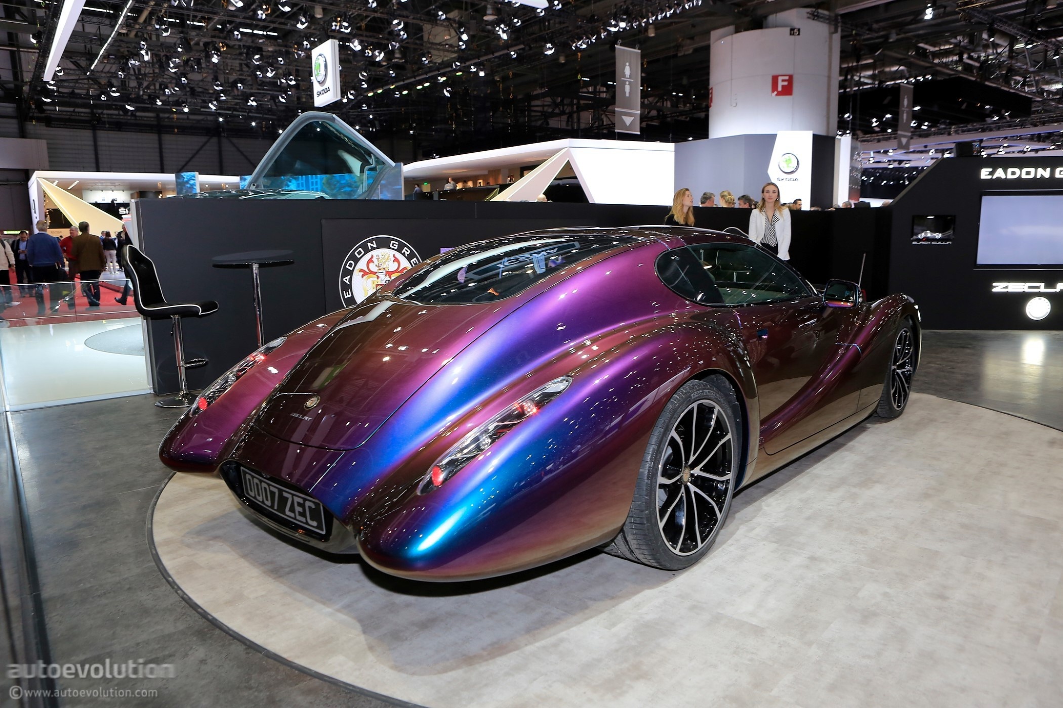 Chevrolet Corvette ''thay ao'' gia trieu bang Anh anh 3