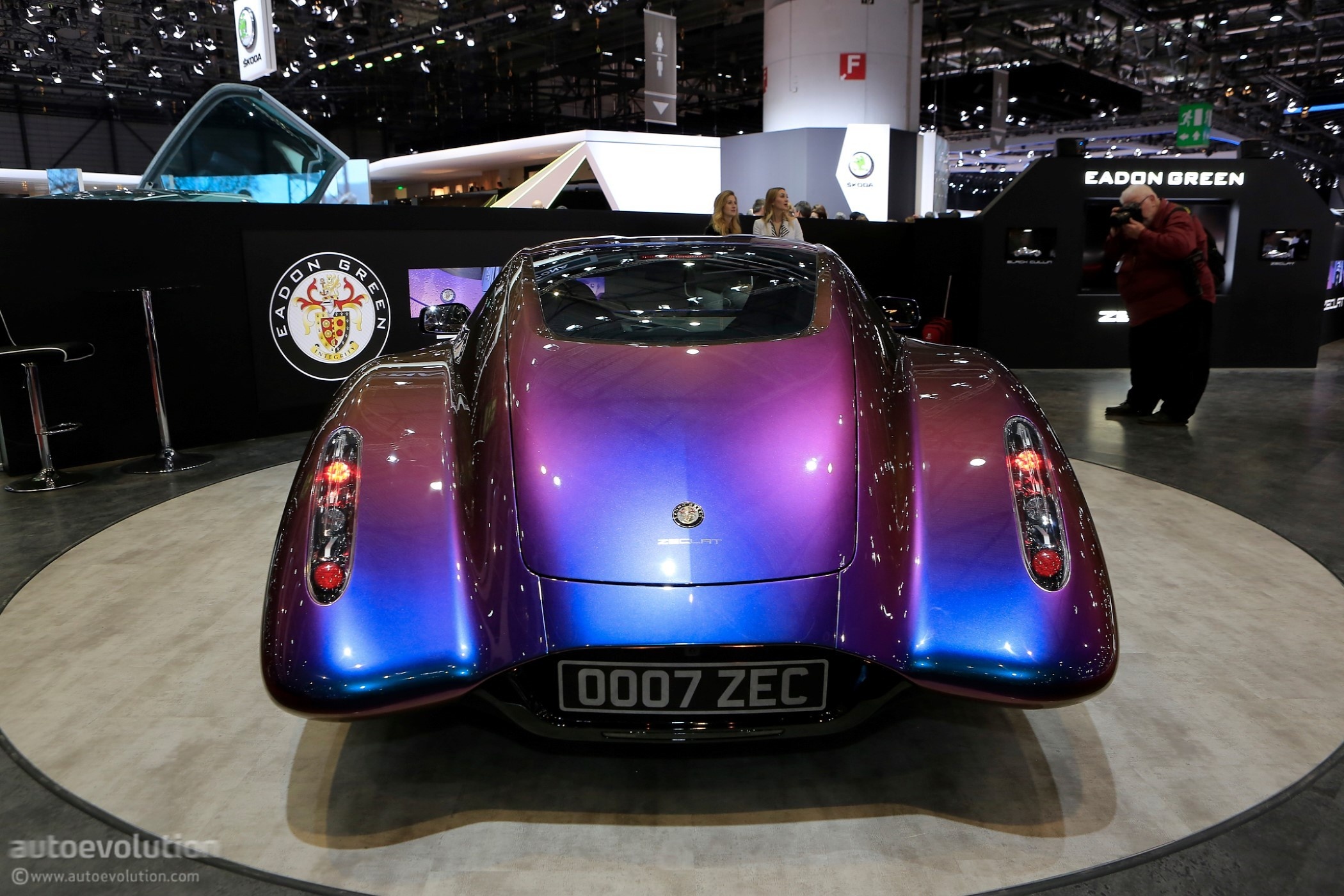 Chevrolet Corvette ''thay ao'' gia trieu bang Anh anh 7