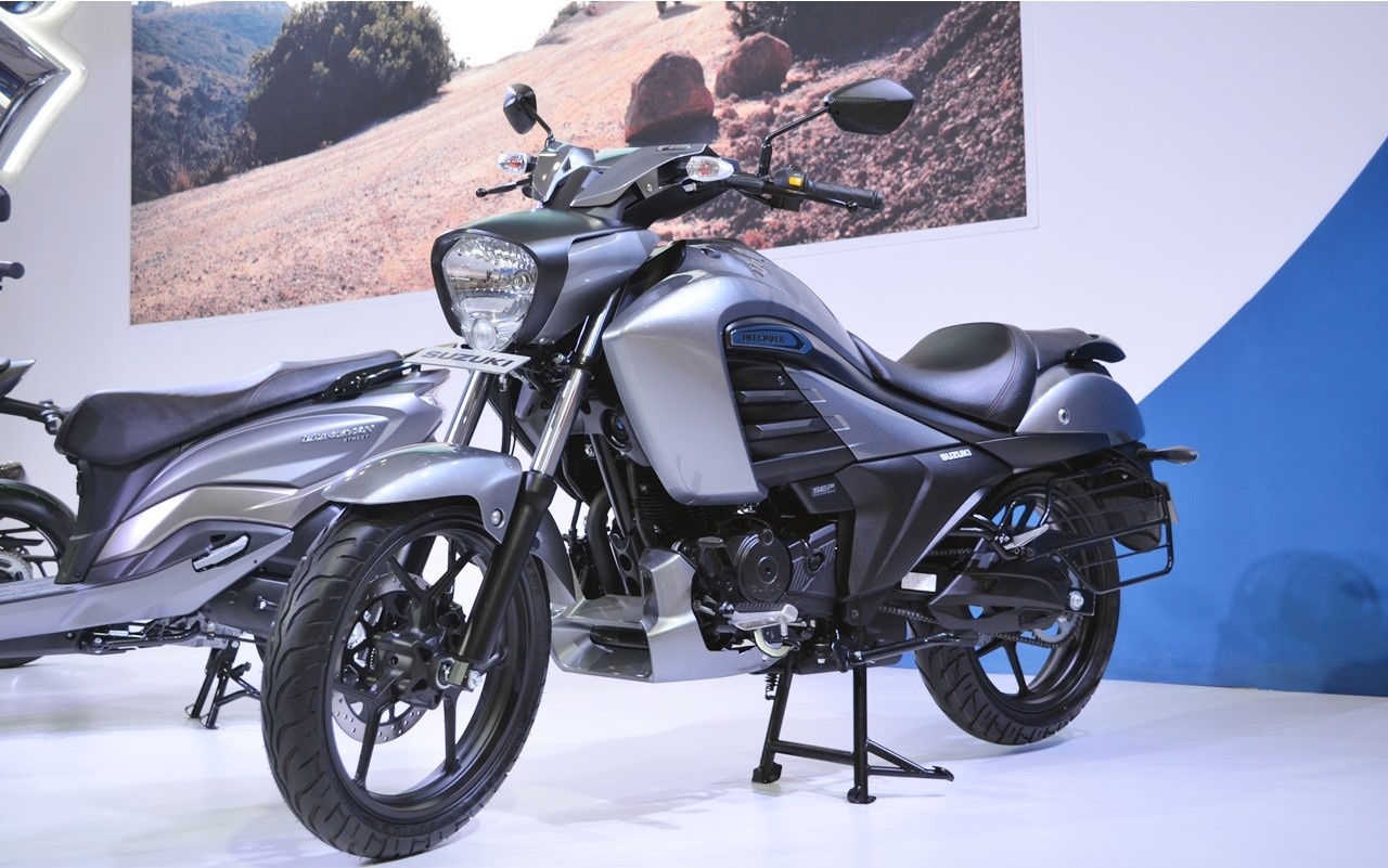 Suzuki Intruder 150 FI gia 1.600 USD tai An Do hinh anh