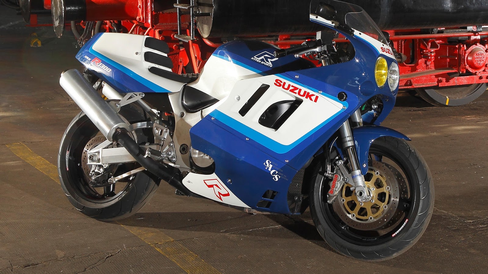 Suzuki Hayabusa ''xuong doi'' Suzuki GSX-R1100 anh 3