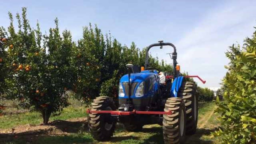 May keo khong nguoi lai tu dong cay ruong hinh anh