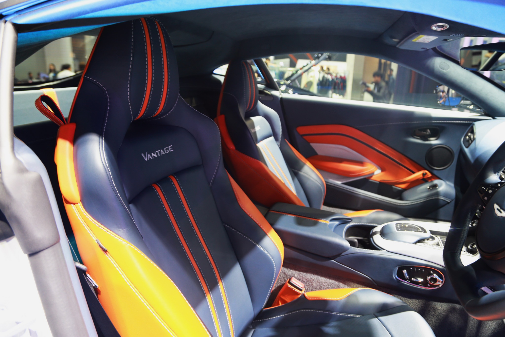 ảnh Aston Martin Vantage 2019 ảnh 4 anh Aston Martin Vantage 2019 anh 4