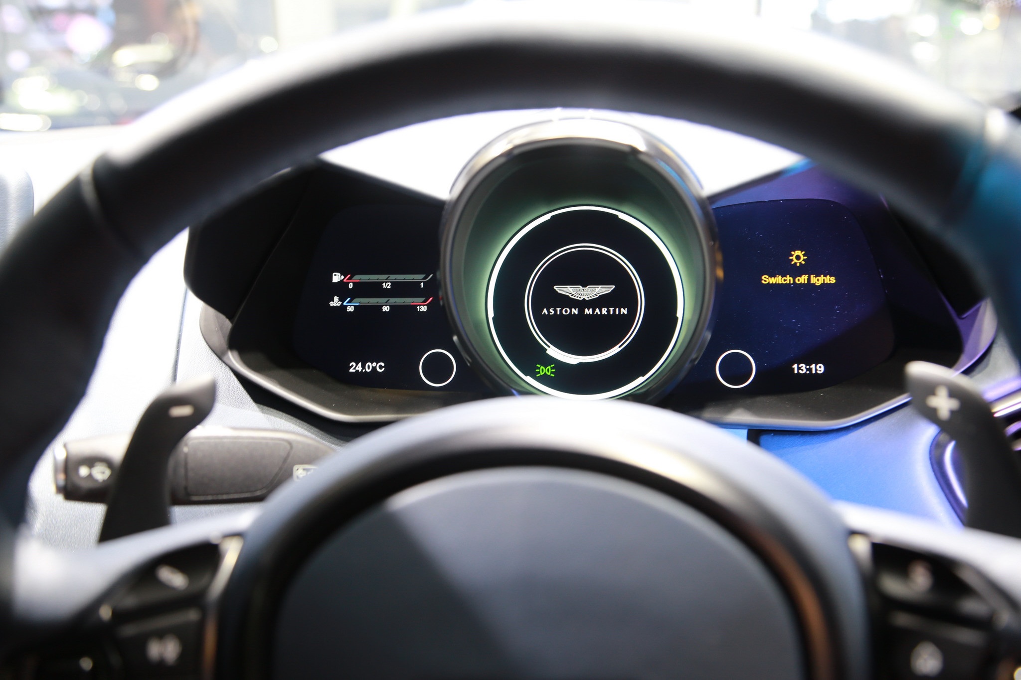 ảnh Aston Martin Vantage 2019 ảnh 10 anh Aston Martin Vantage 2019 anh 10