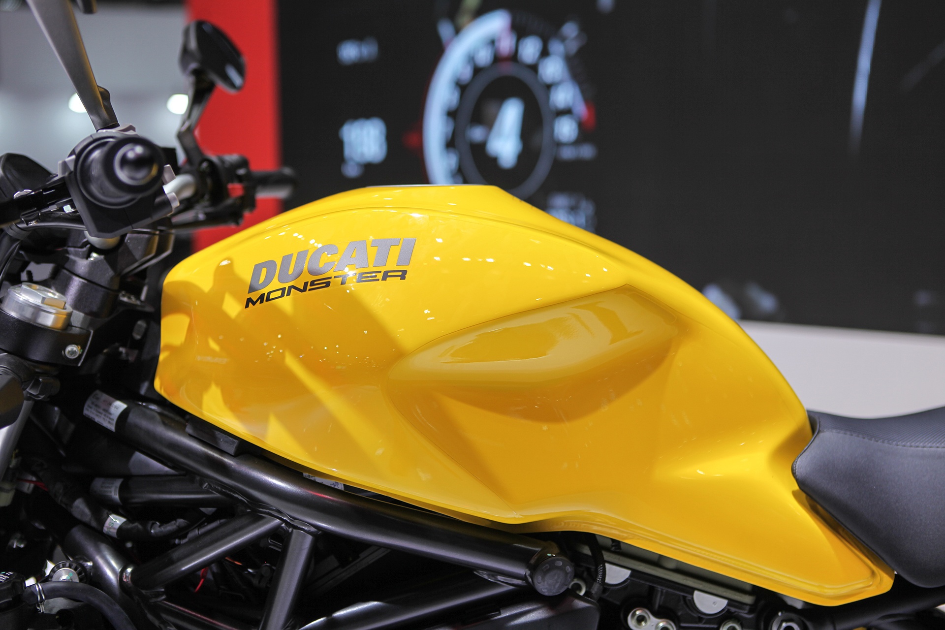 Ducati Monster 821 anh 5