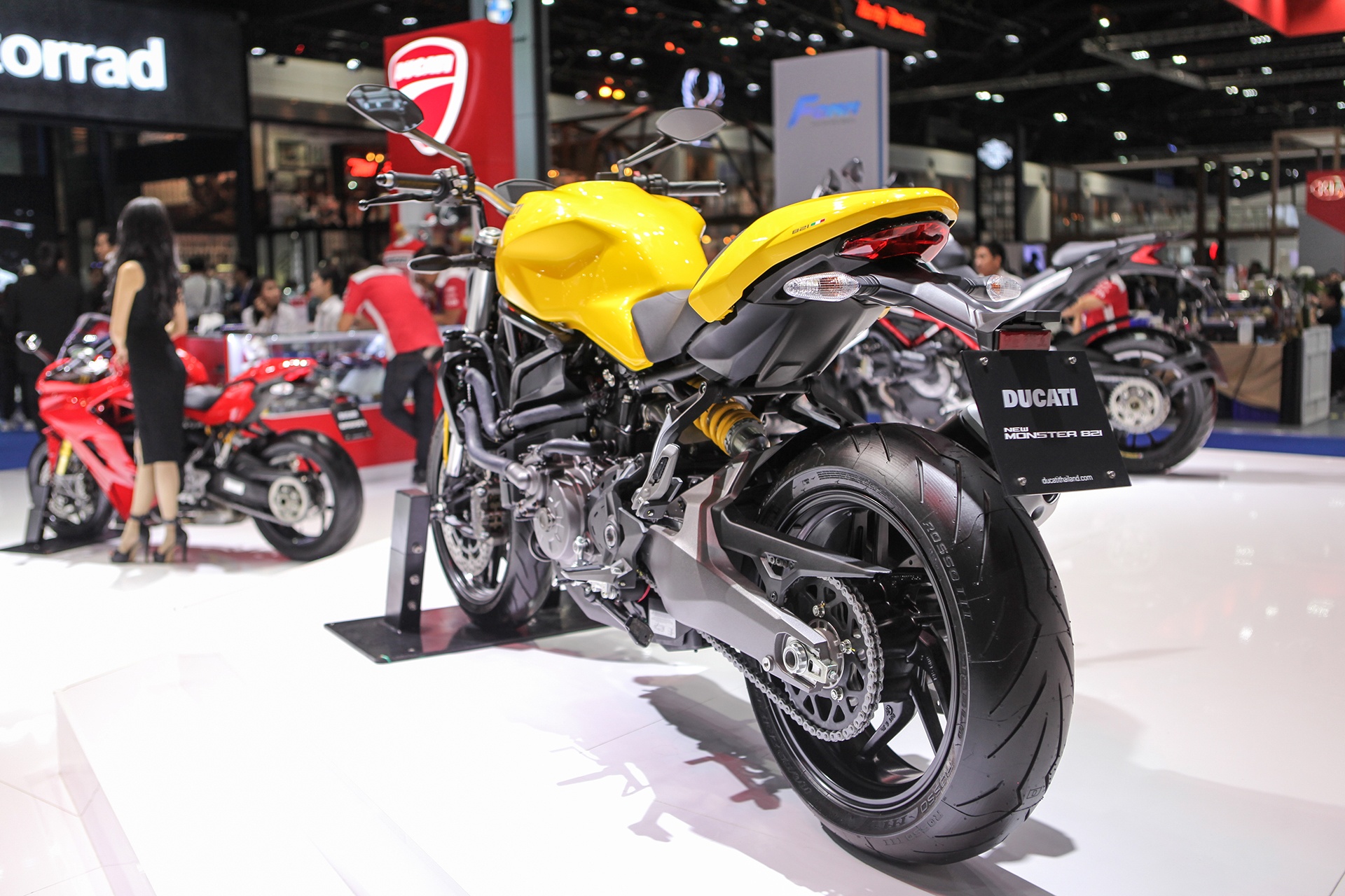 Ducati Monster 821 anh 10