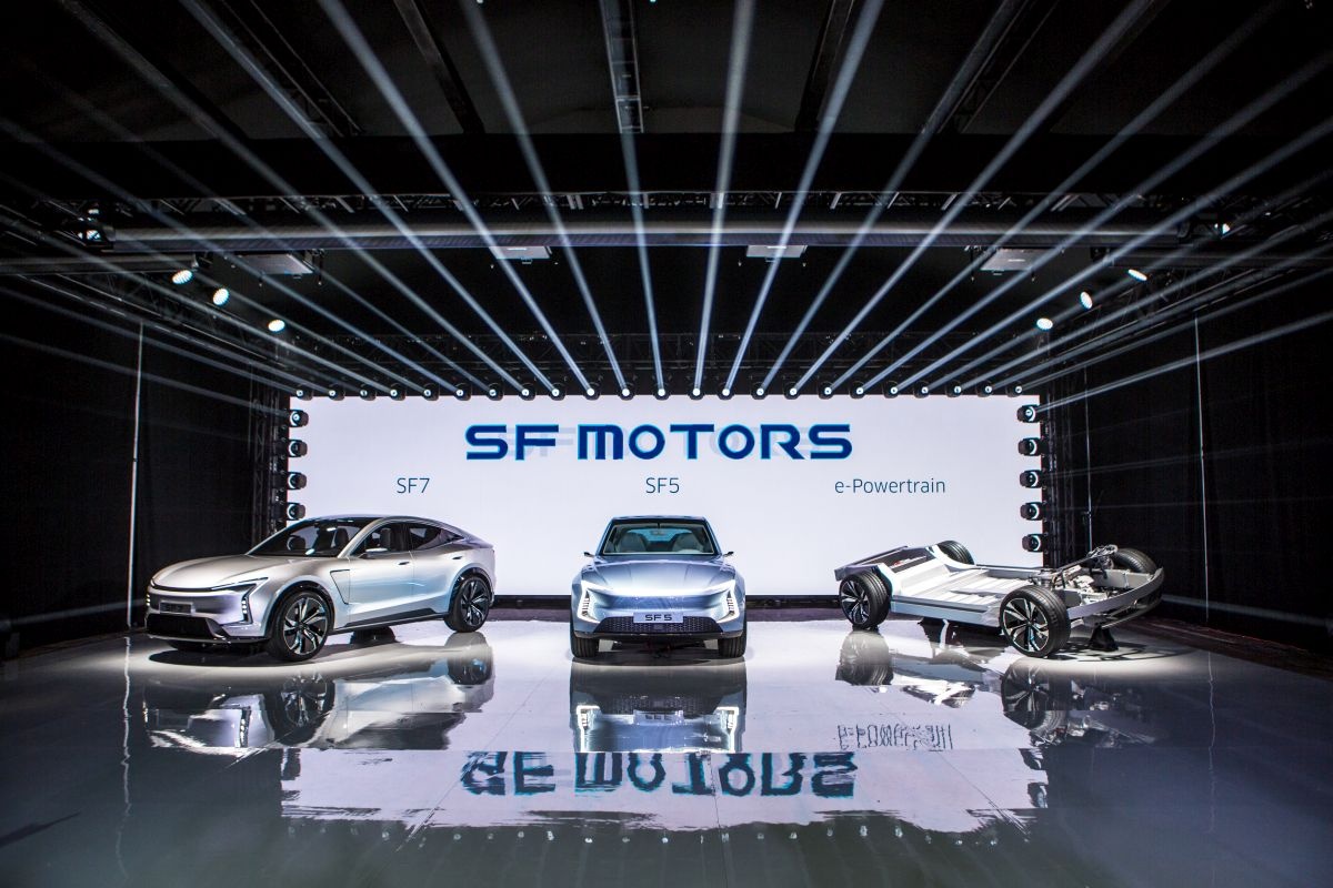 Hang xe dien cao cap Trung Quoc va 'giac mo My' hinh anh