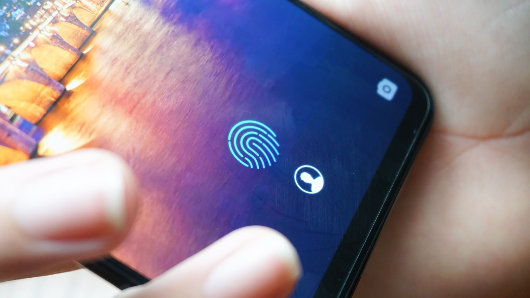 Smartphone van tay duoi man hinh dau tien ve VN hinh anh