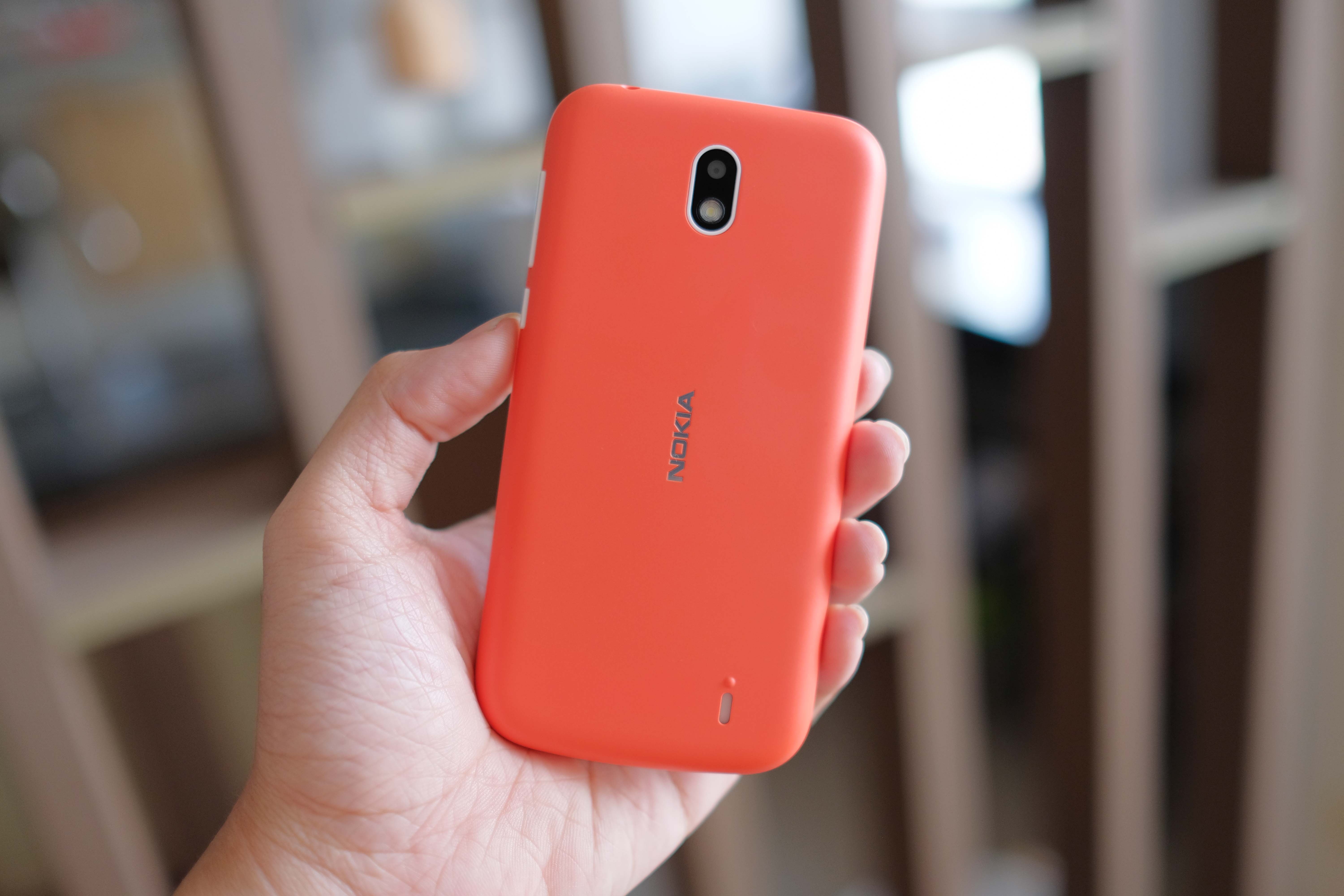 Mo hop va trai nghiem Nokia 1 anh 2