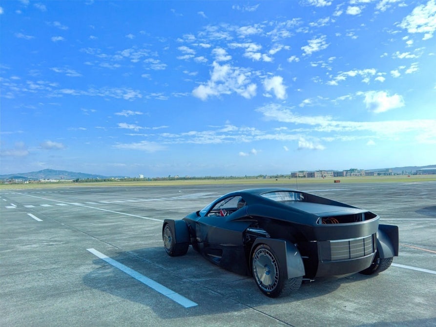 Miss R,  Sieu xe dien Dai Loan,  thu nghiem anh 3