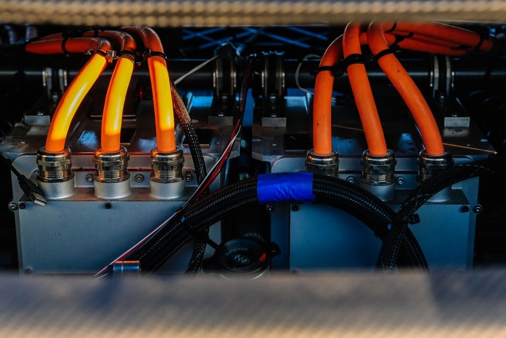 Miss R,  Sieu xe dien Dai Loan,  thu nghiem anh 4