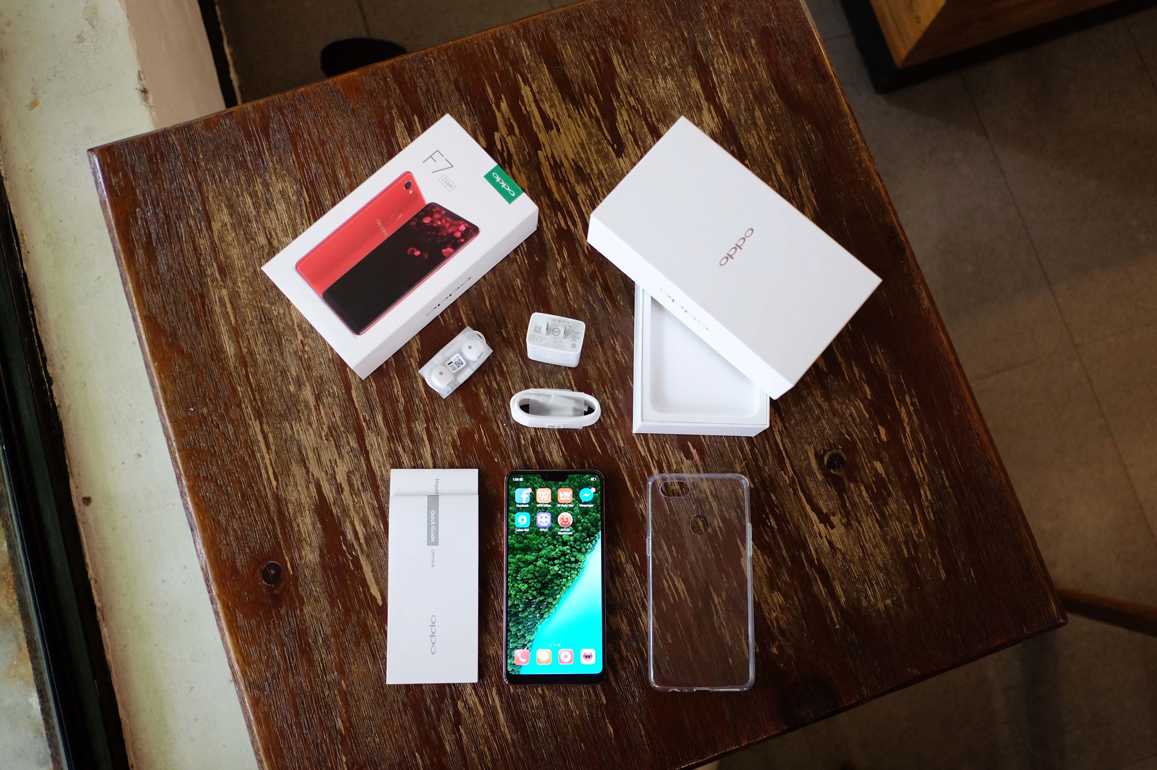 mo hop Oppo F7 anh 1