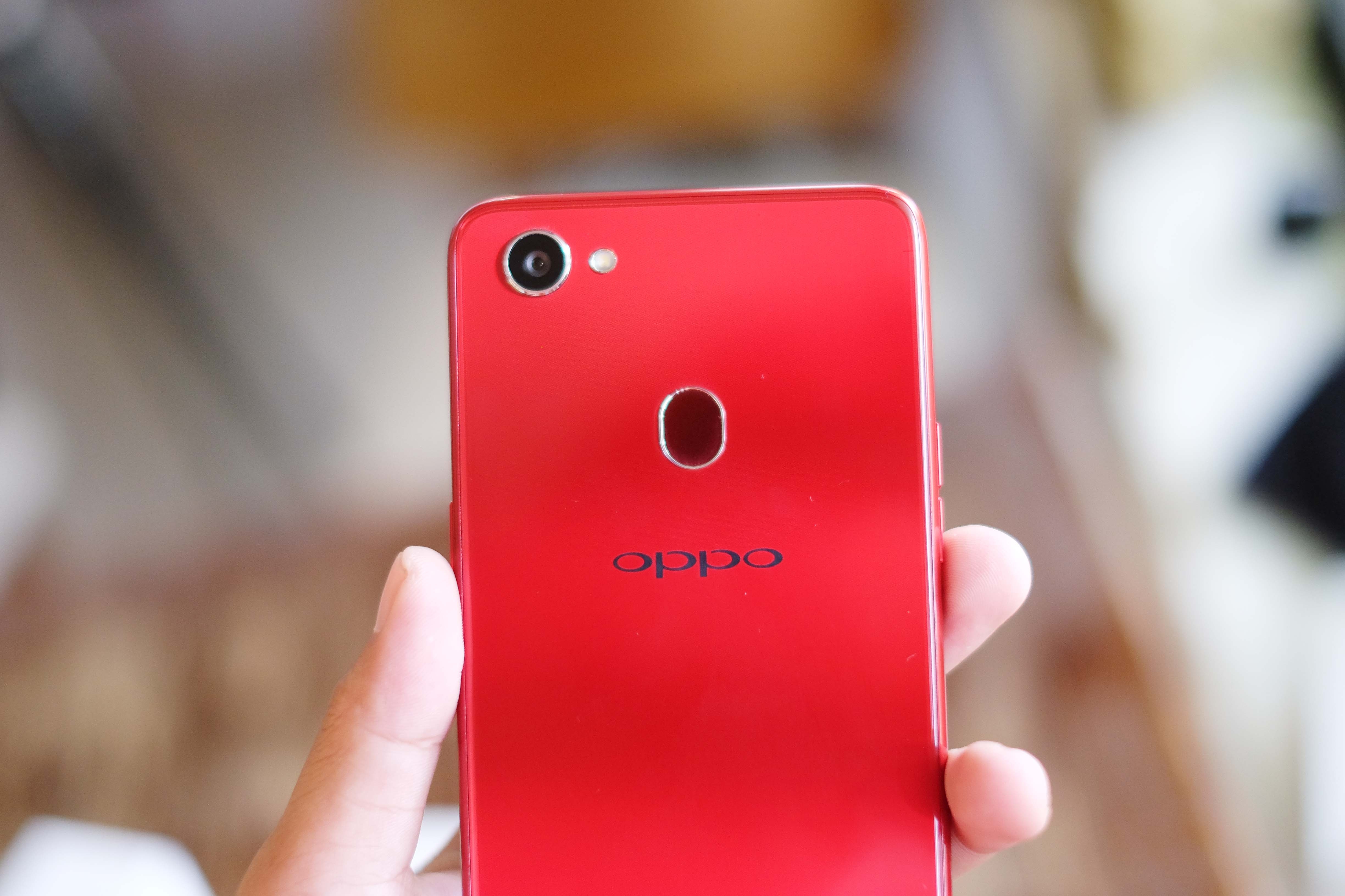 mo hop Oppo F7 anh 2