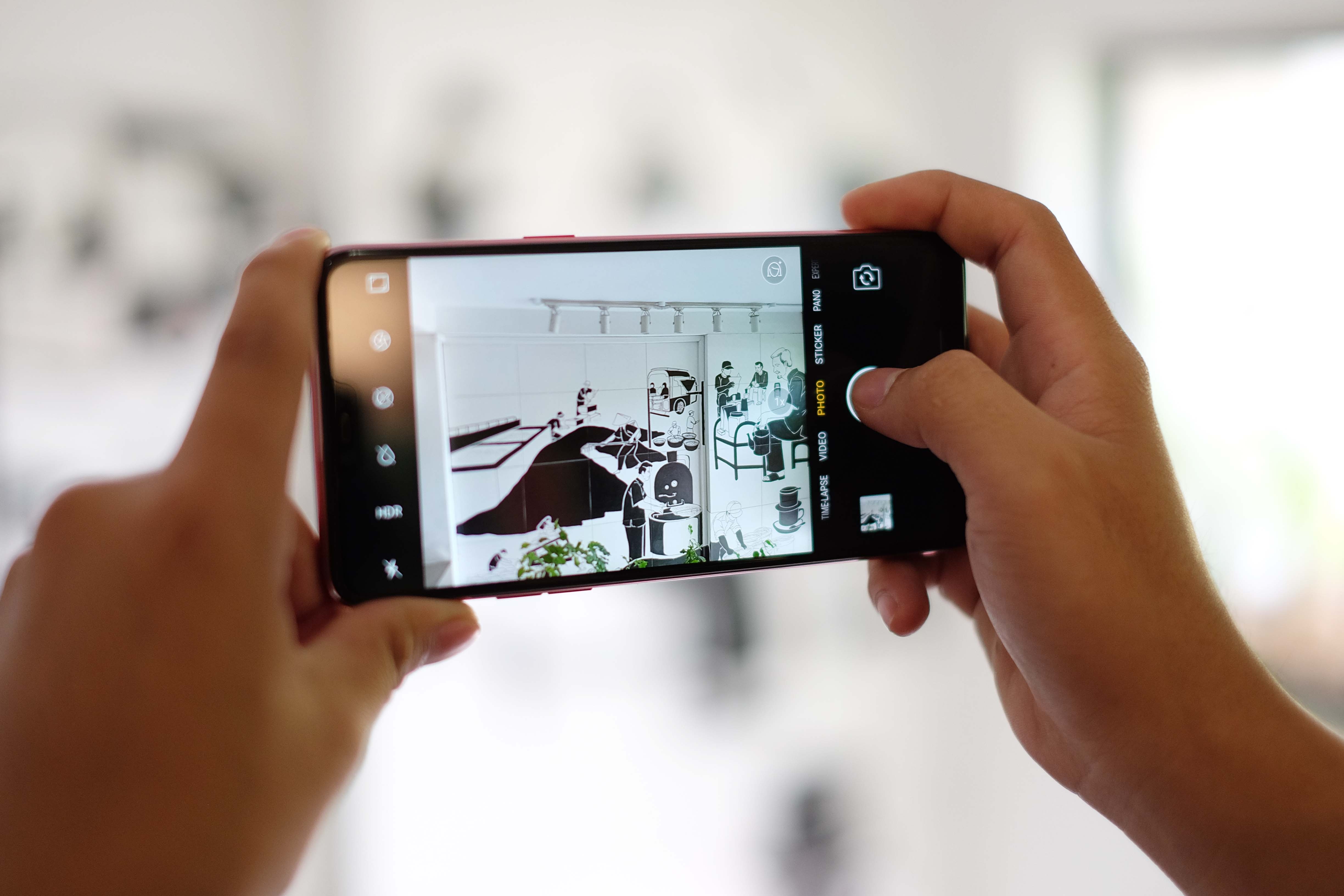 mo hop Oppo F7 anh 8